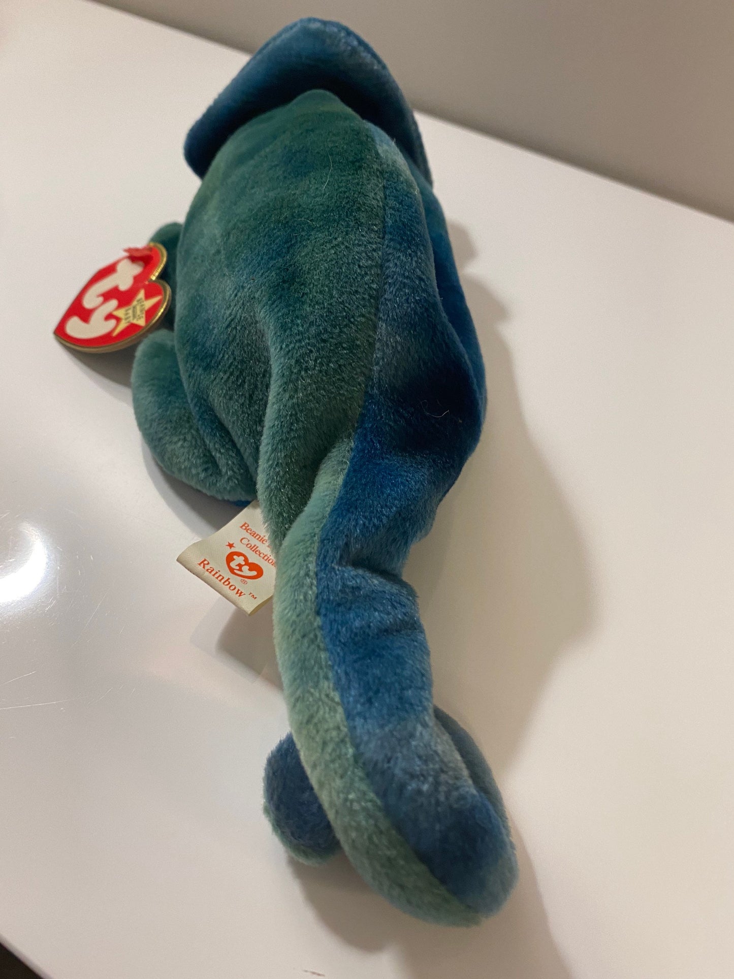 Ty Beanie Baby “Rainbow” the Chameleon (9 inch)