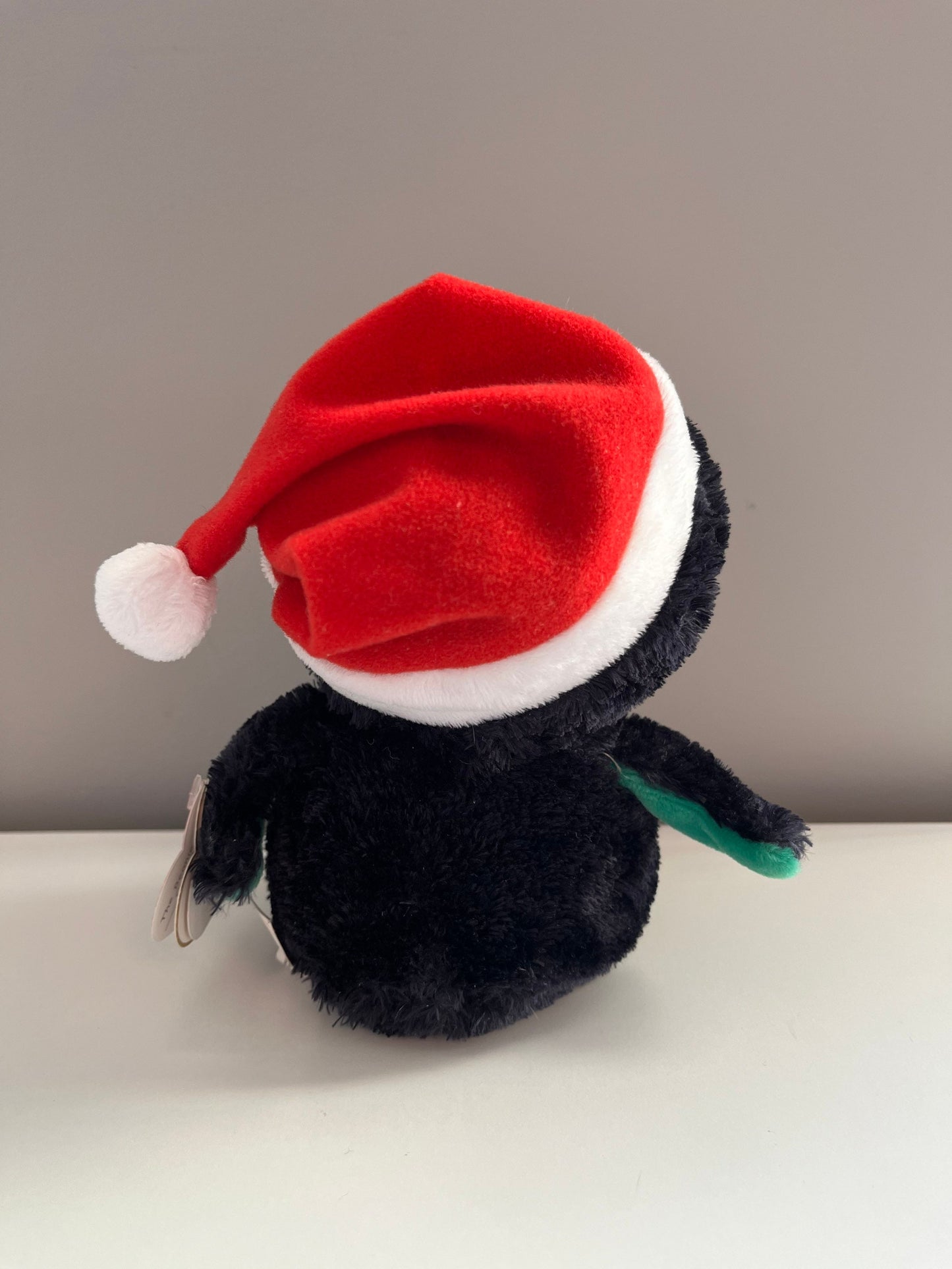 TY Beanie Boo “Igloo” the Holiday Penguin (6 inch)