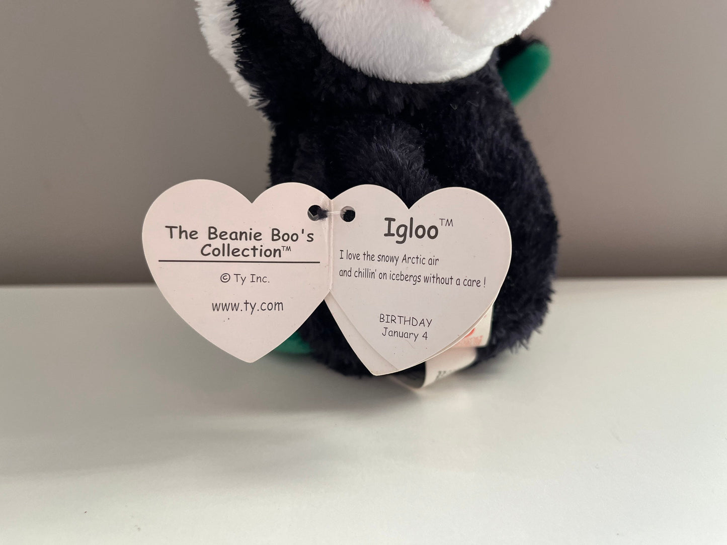 TY Beanie Boo “Igloo” the Holiday Penguin (6 inch)