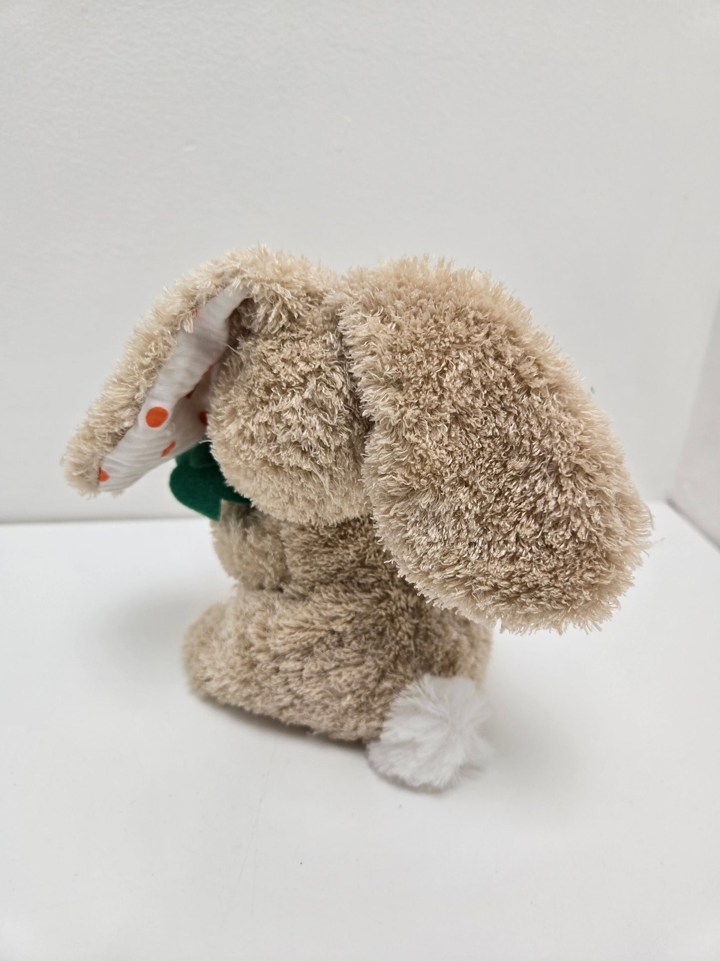 Ty Beanie Baby “Veggies” the Easter Bunny holding large carrot (6.5 inch)