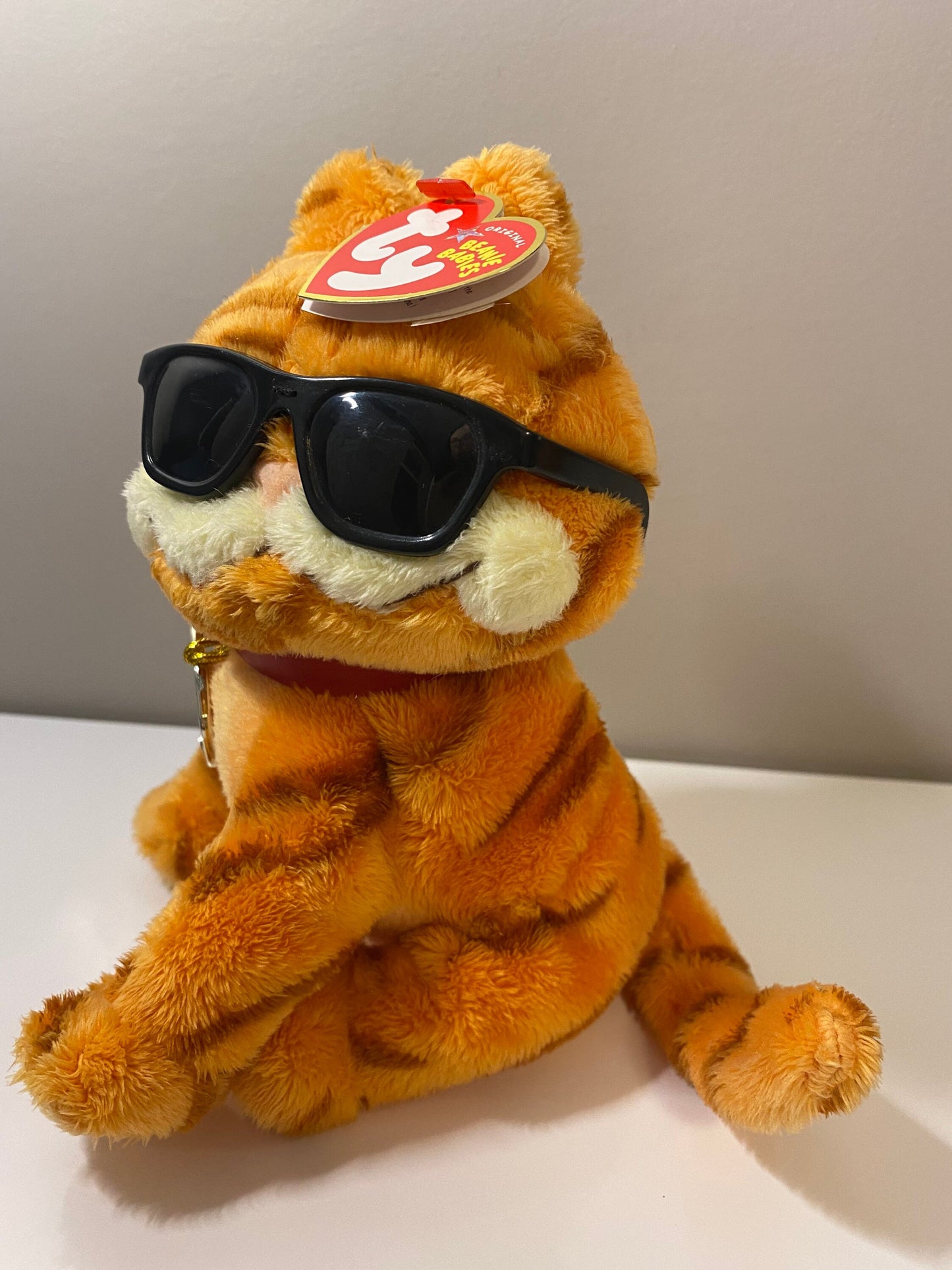 Ty Beanie Baby “Cool Cat” Garfield the Orange Cat! (6.5 inch)