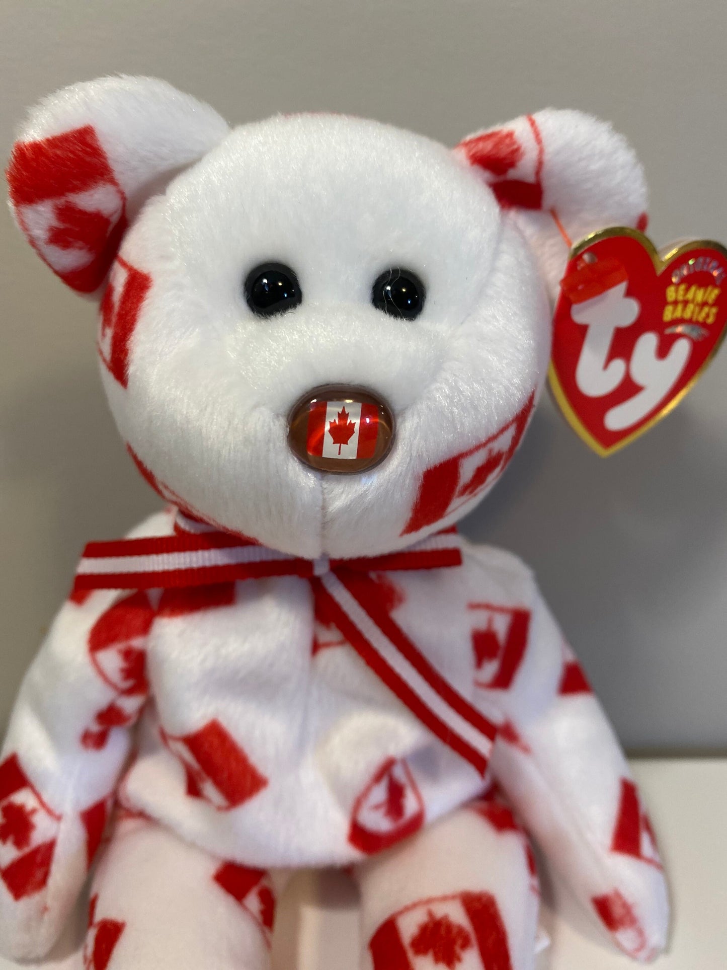 Ty Beanie Baby Discover the Bear - Canada Exclusive - with Flag Nose! *RARE* (8.5 inch)