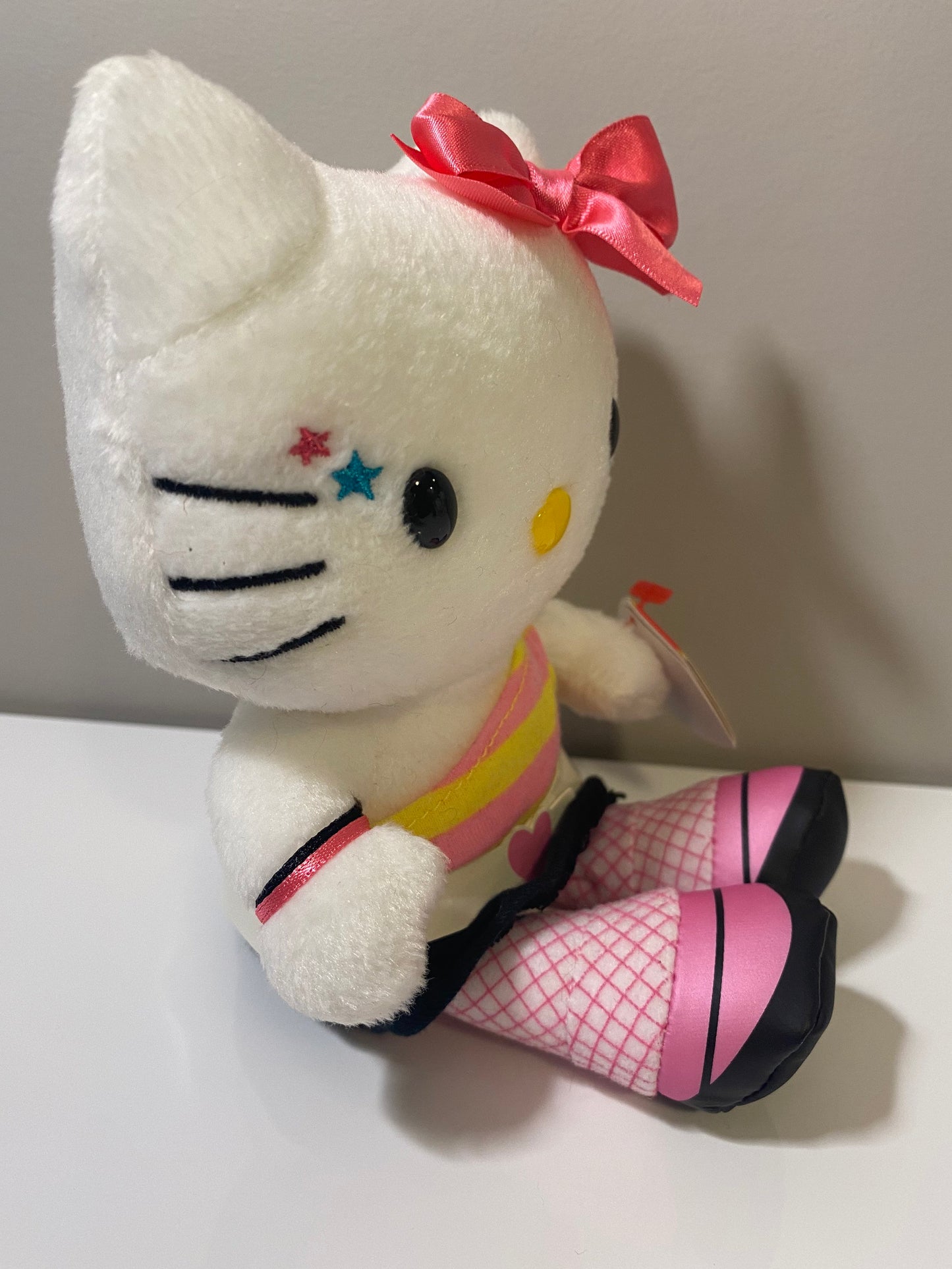 Ty Beanie Baby “Retro Hello Kitty” the Hello Kitty Plush (5.5 inch)
