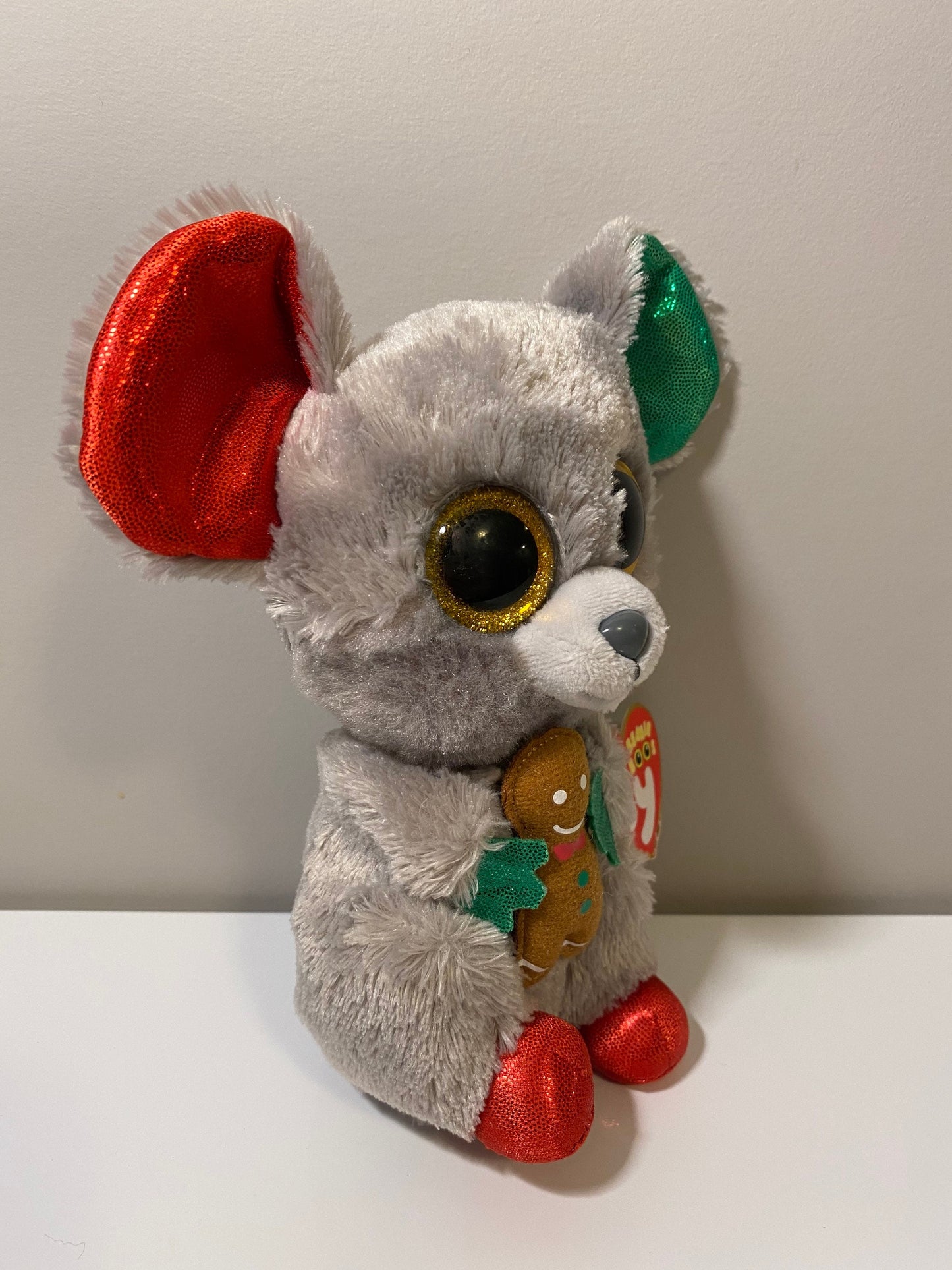 TY Beanie Boo “Mac” the Mouse holding Ginderbread Man (6 inch)