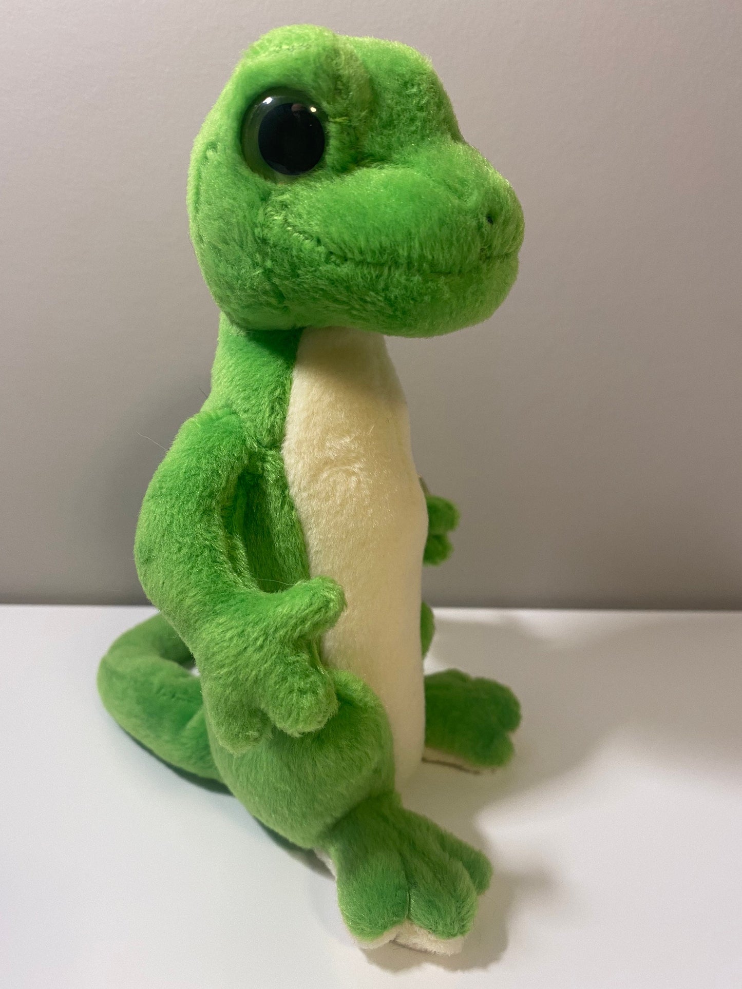 Ty Beanie Baby “Gus” the Green eyed Gecko! *Rare* (7 inch)