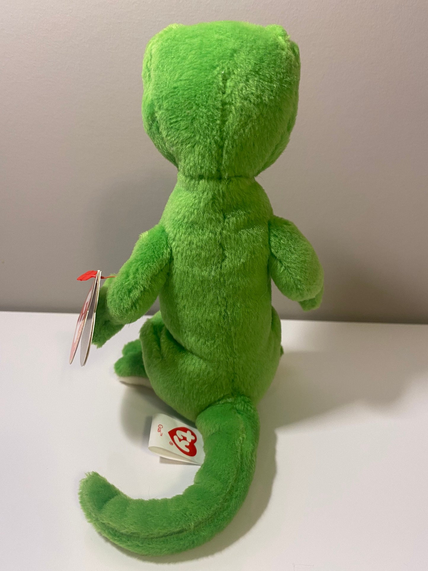 Ty Beanie Baby “Gus” the Green eyed Gecko! *Rare* (7 inch)