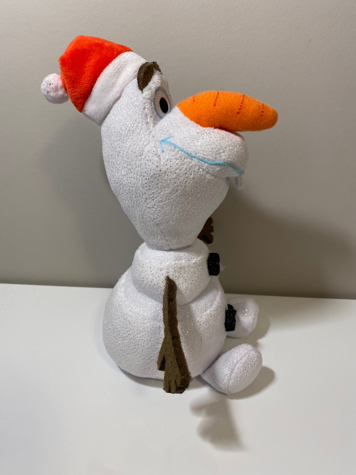 Ty Beanie Baby “Olaf” the Snowman with Santa Hat - Disney Frozen (6.5 inch)