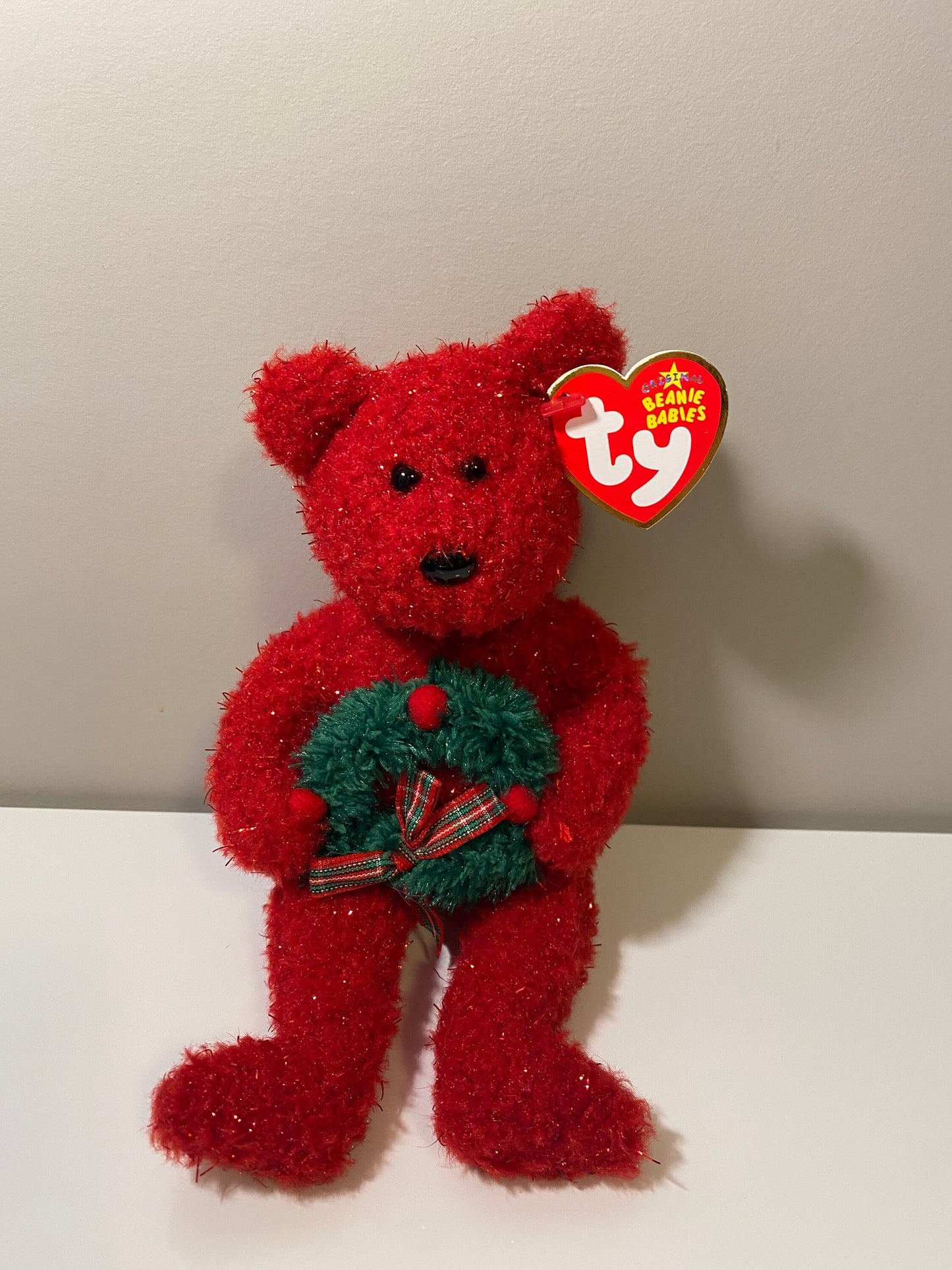 Ty Beanie Baby “Holiday Teddy” the Red Bear Holding Green Wreath (8.5 inch)