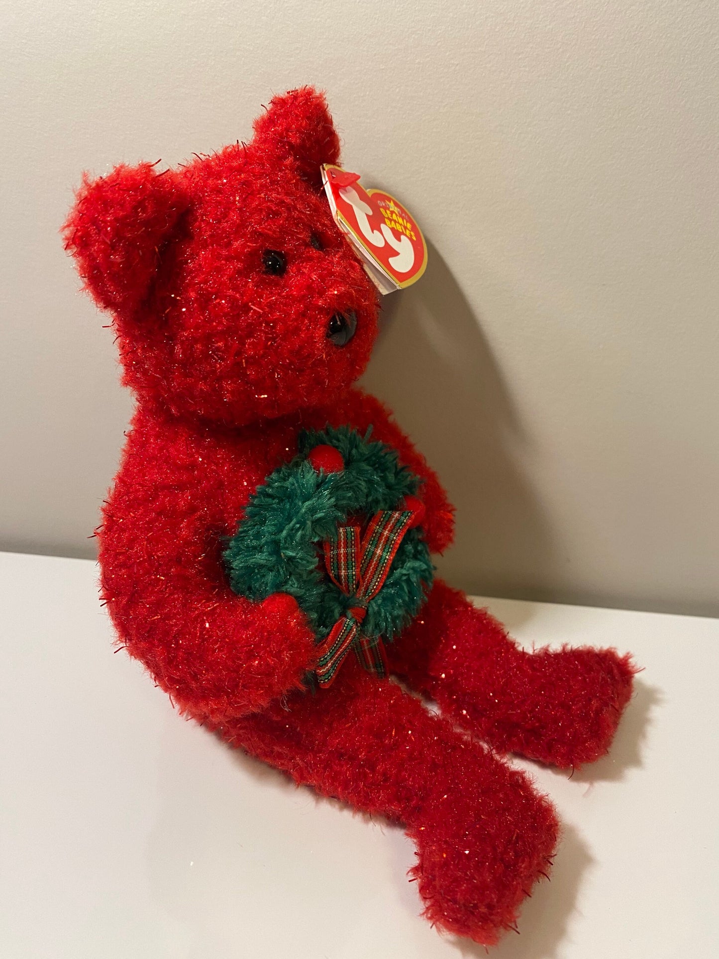 Ty Beanie Baby “Holiday Teddy” the Red Bear Holding Green Wreath (8.5 inch)