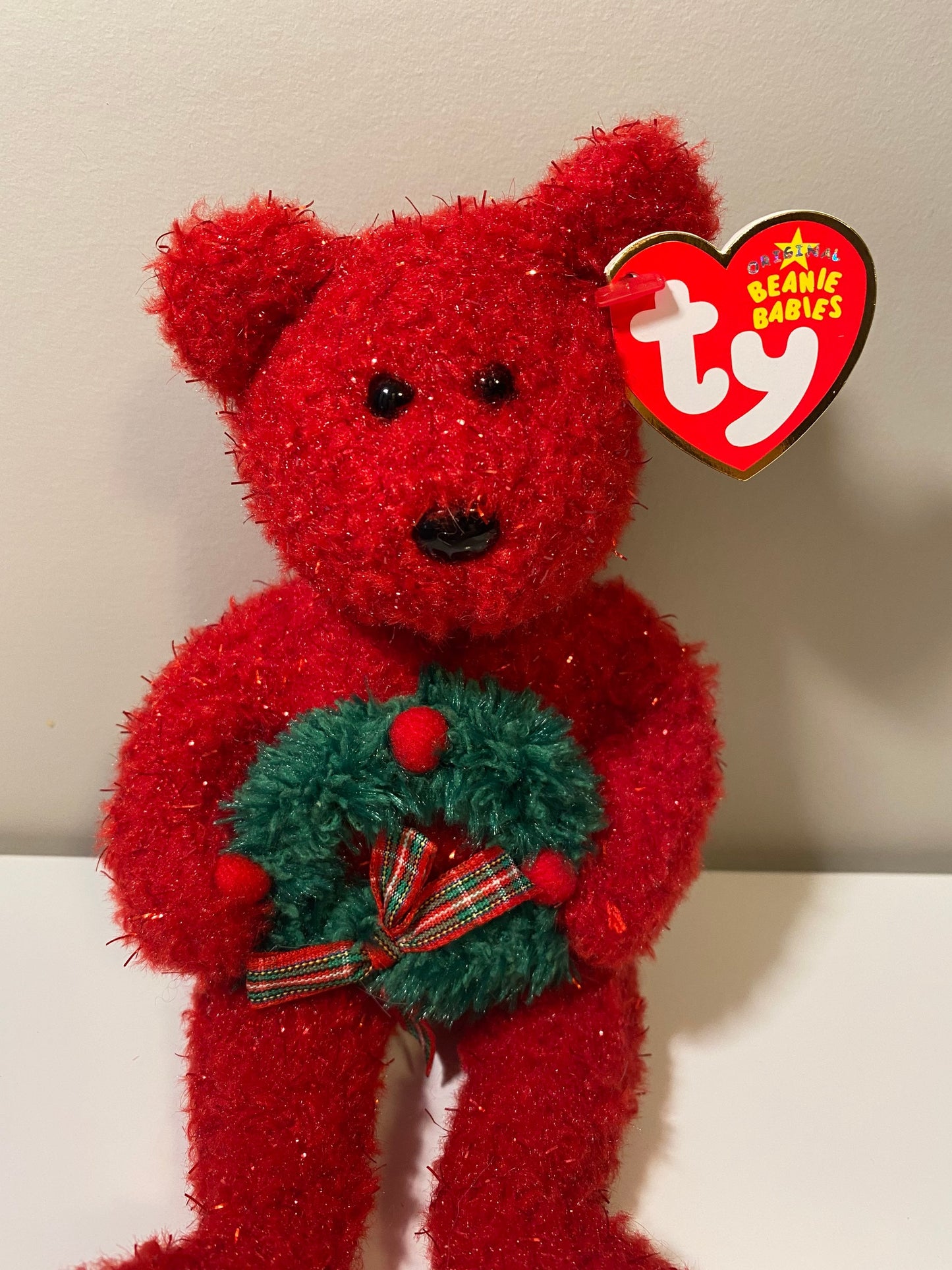 Ty Beanie Baby “Holiday Teddy” the Red Bear Holding Green Wreath (8.5 inch)