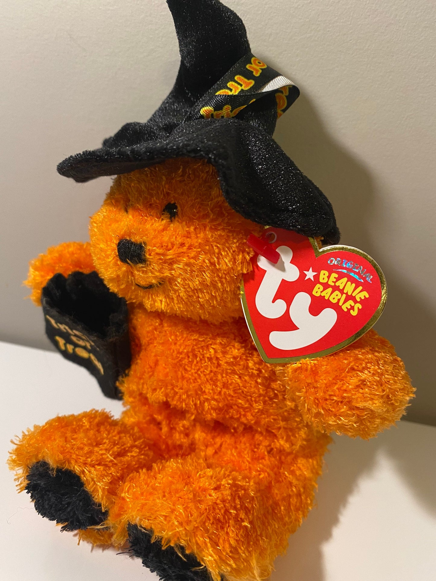 Ty Beanie Baby “Witchy” the Halloween Bear (7 inch)