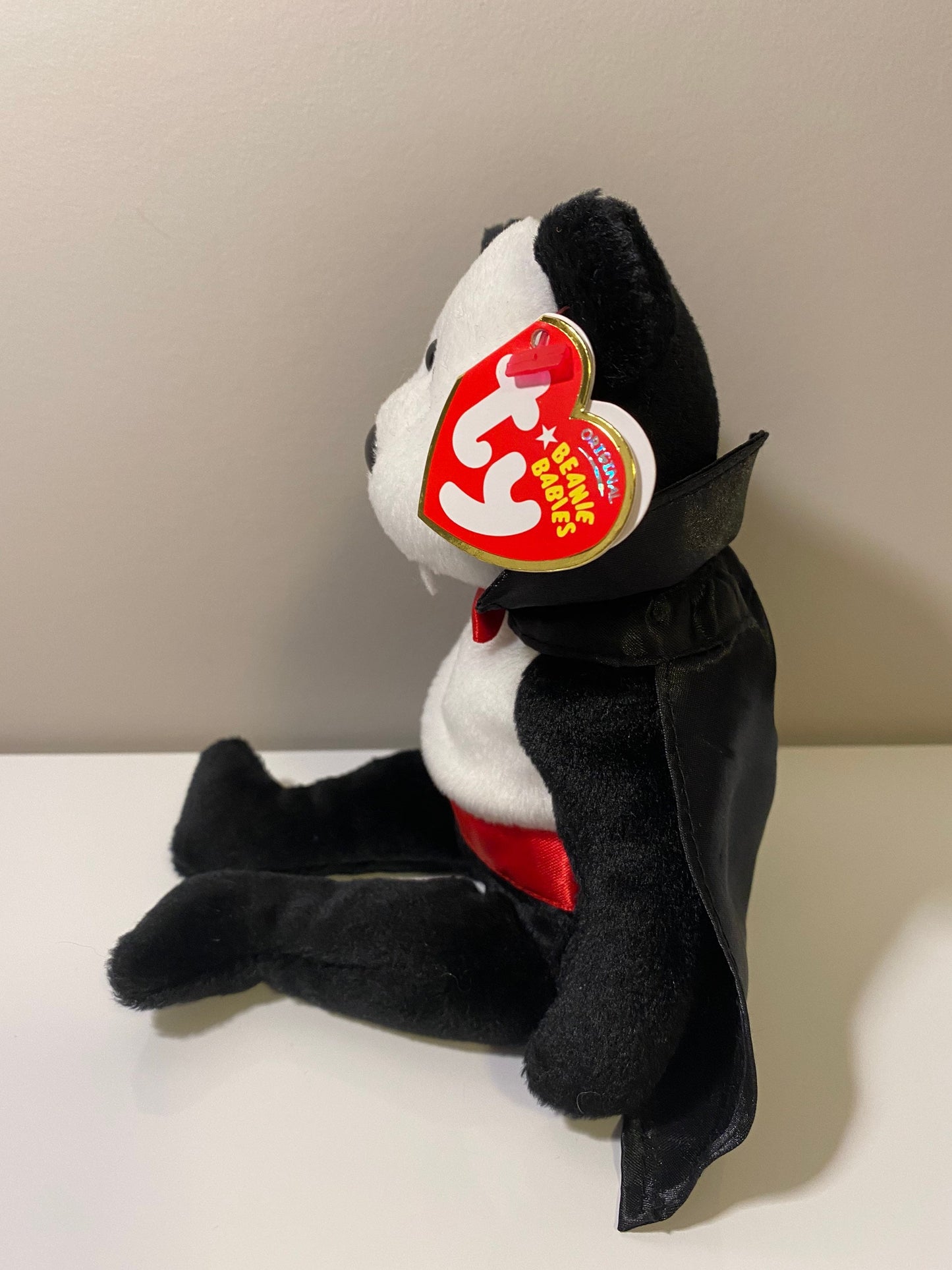 Ty Beanie Baby “Baron Van Pyre” the Vampire Bear! *Rare* (8.5 inch)