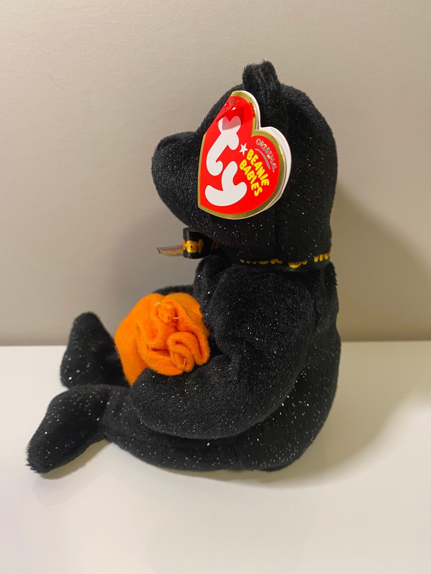 Ty Beanie Baby “Trickster” the Bear Holding Trick or Treat Bag (8 inch)