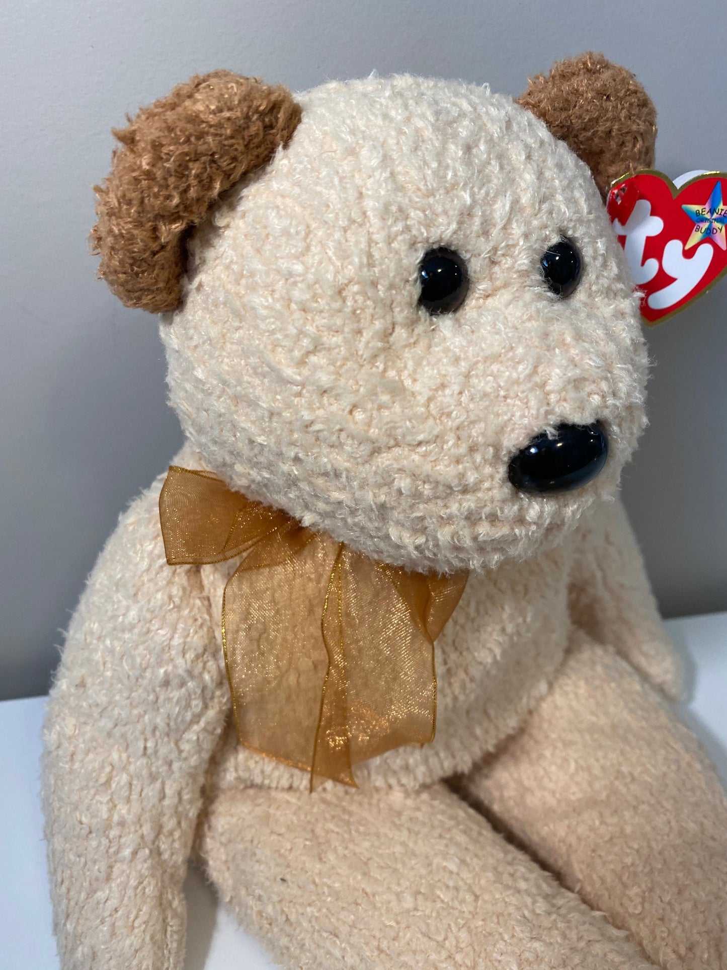 Ty Beanie Buddy “Huggy” the Bear  (13.5 inch)