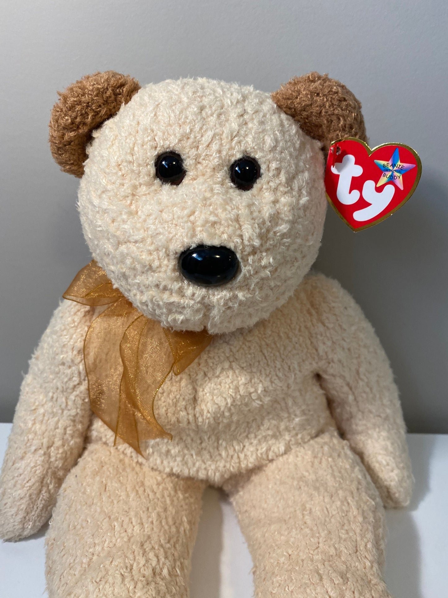 Ty Beanie Buddy “Huggy” the Bear  (13.5 inch)