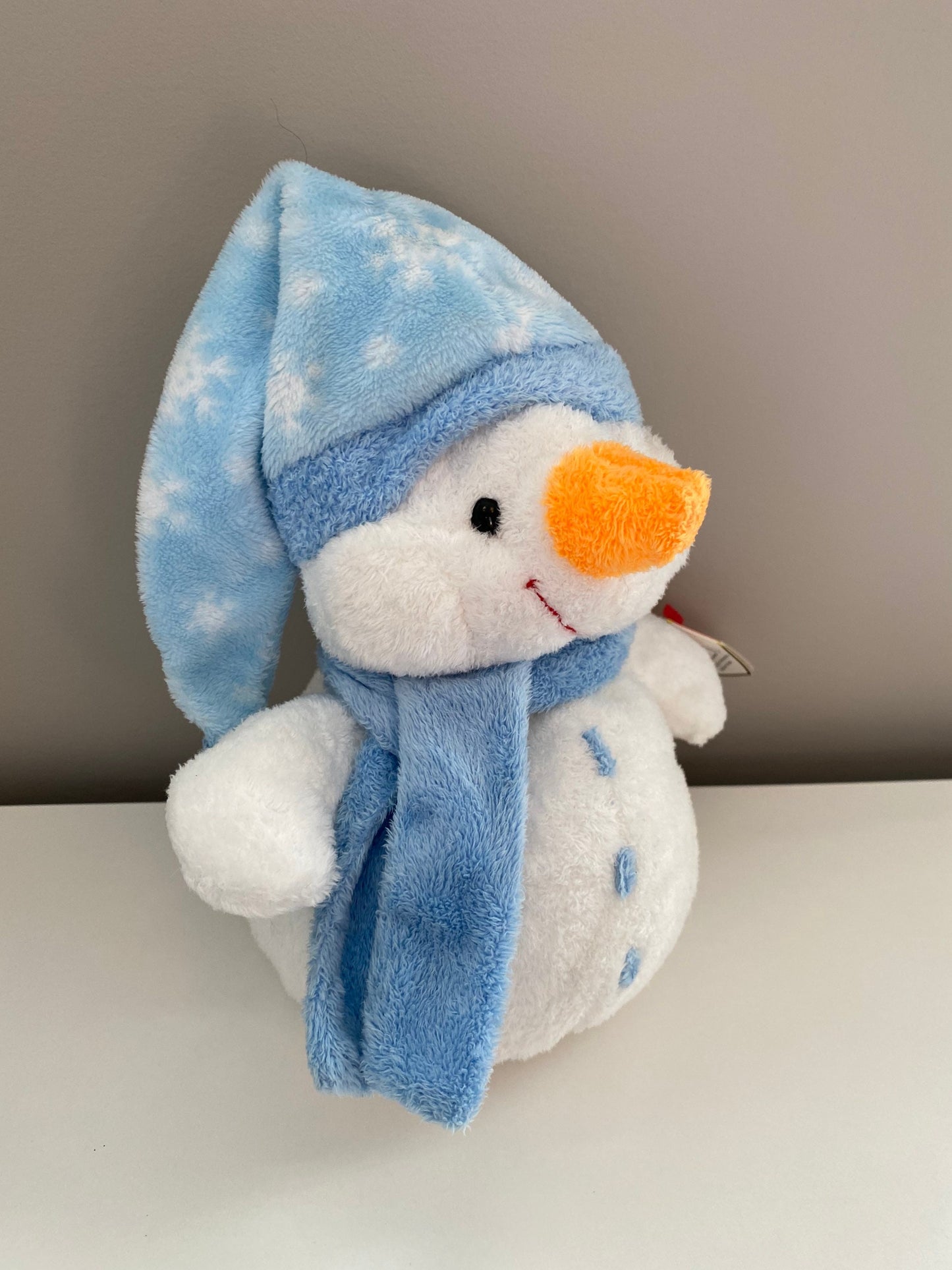 Ty Pluffies Collection “Windchill” the Snowman  (8 inch)