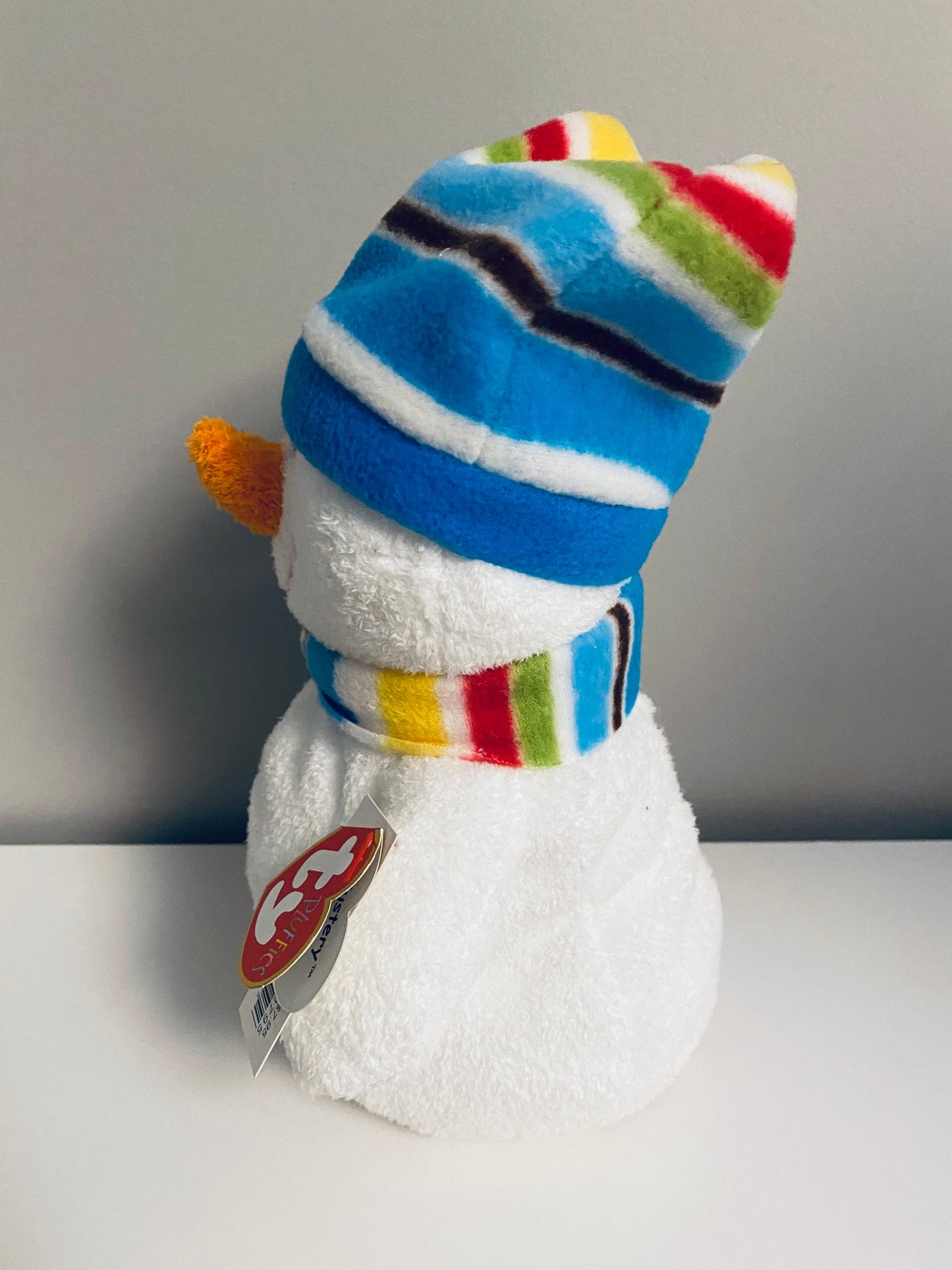 Ty Pluffies Collection “Blustery”  the Snowman (9 inch)