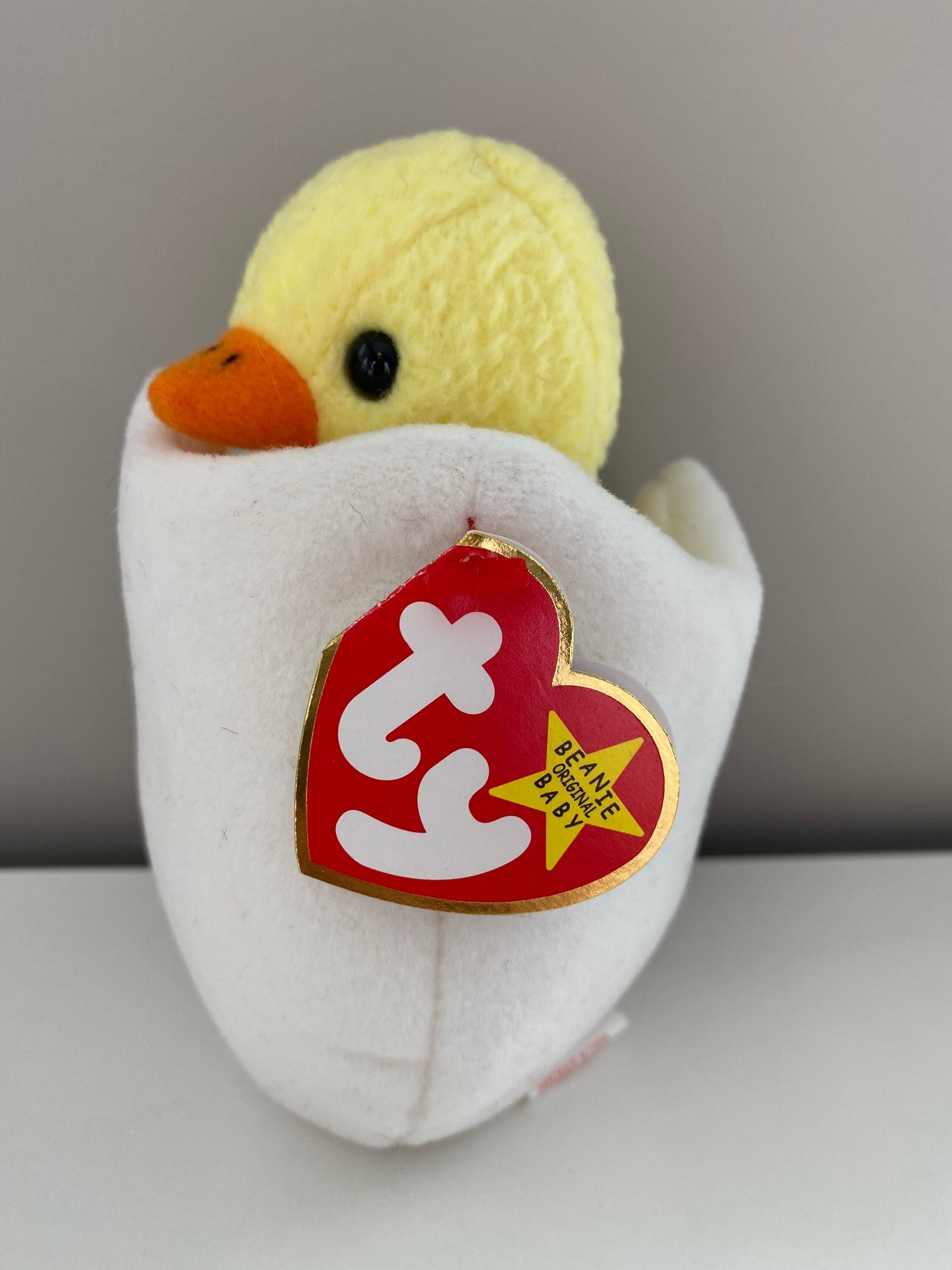 Ty Beanie Baby “Eggbert” the Chick in Egg (6 inch)