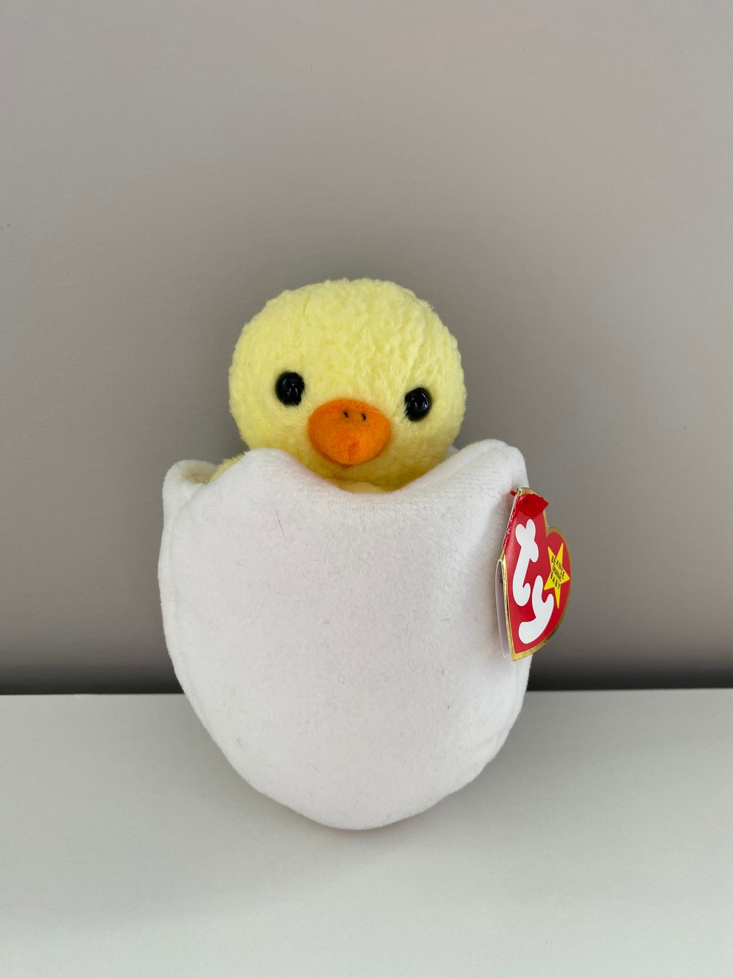 Ty Beanie Baby “Eggbert” the Chick in Egg (6 inch)