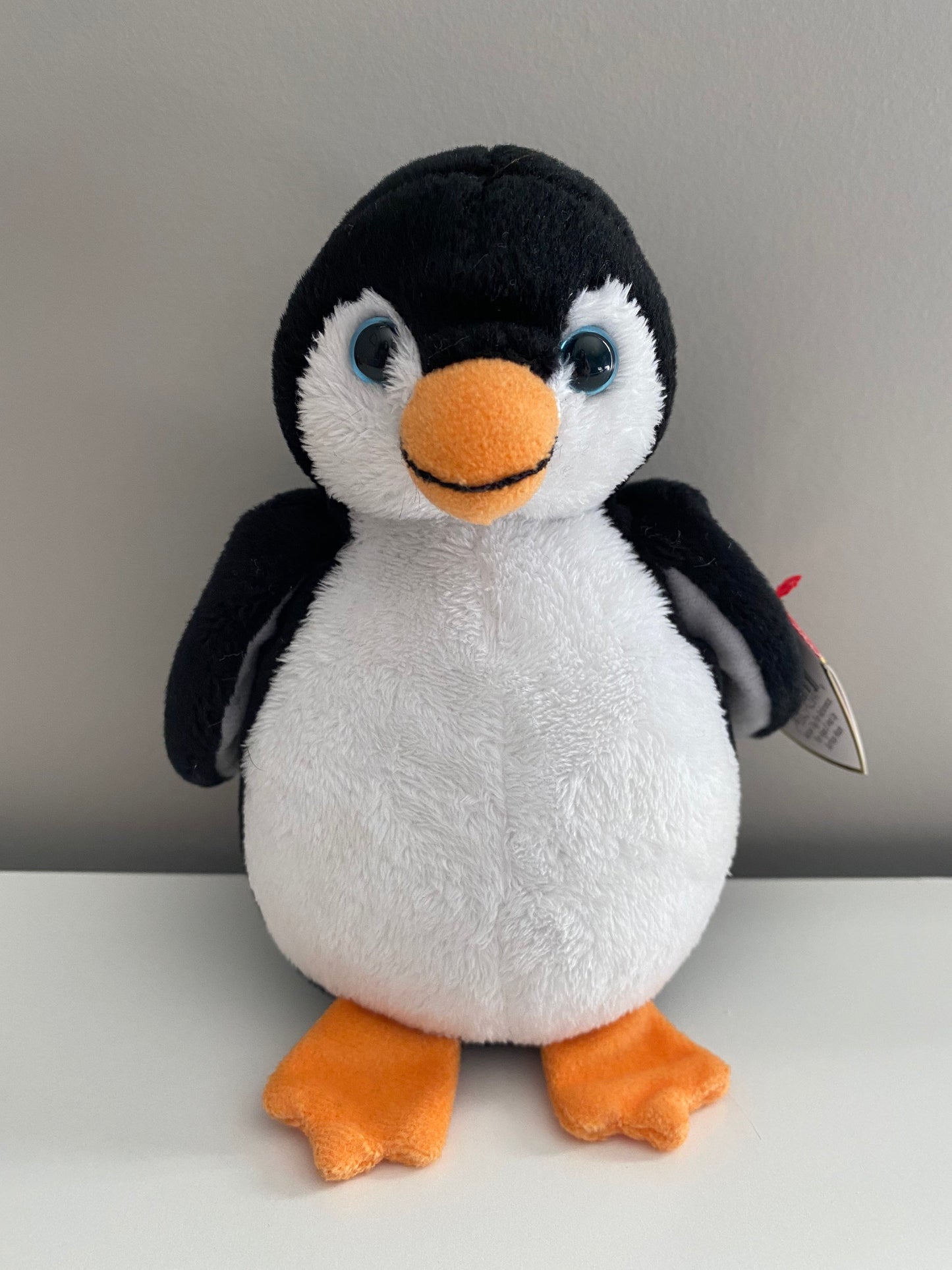 Ty Beanie Baby “Chills” the Penguin  (6 inch)