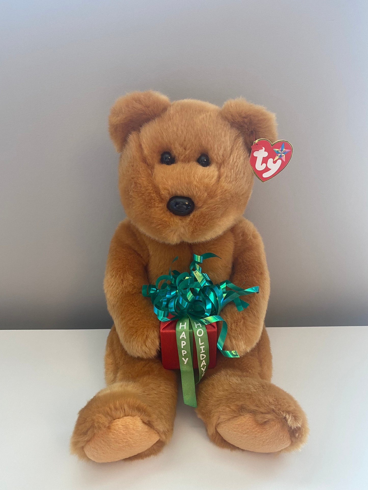 Ty Beanie Buddy “Gifts” the Holiday Bear  Holding Gift / Present (13.5 inch)