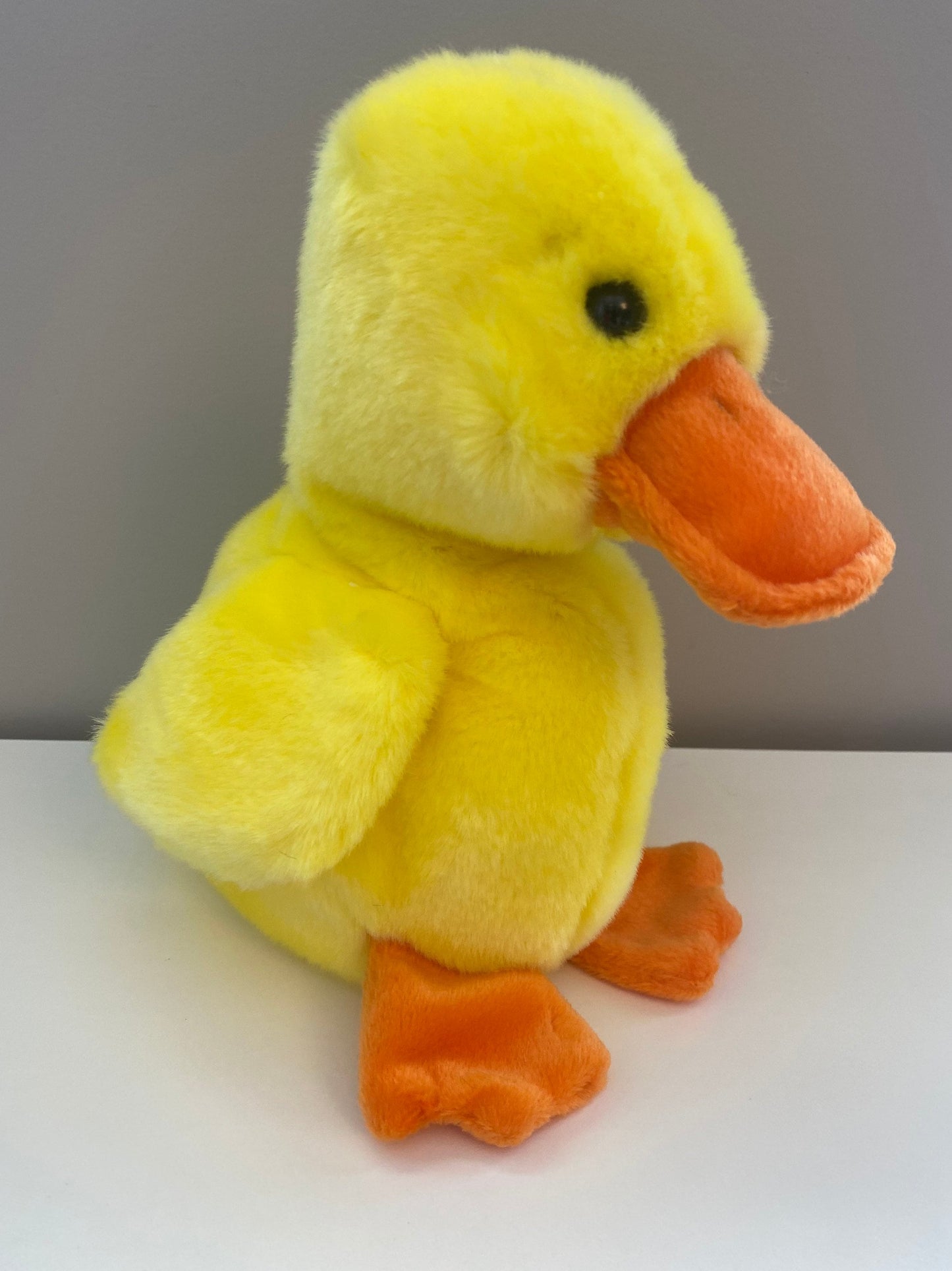 Ty Beanie Buddy “Quackers” the duck! (9.5 inch)