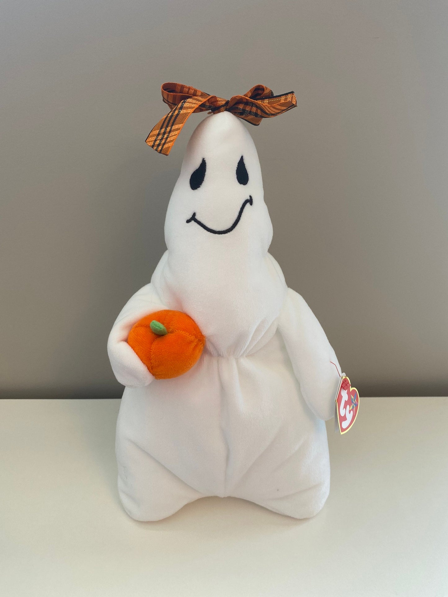 Ty Beanie Buddy “Ghoulianne” the Girl Ghost (10 inch)