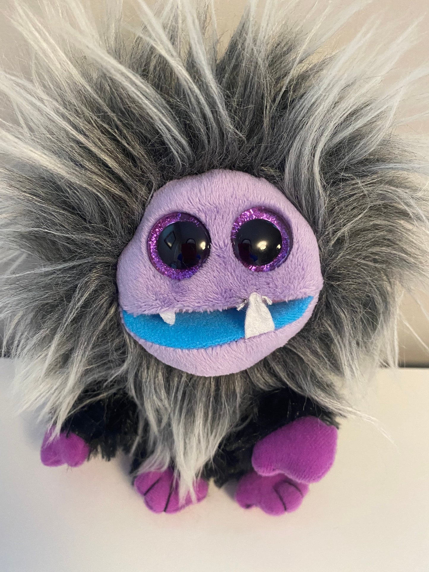 Ty Frizzys Collection “Jips” the Purple Monster (8 inch)