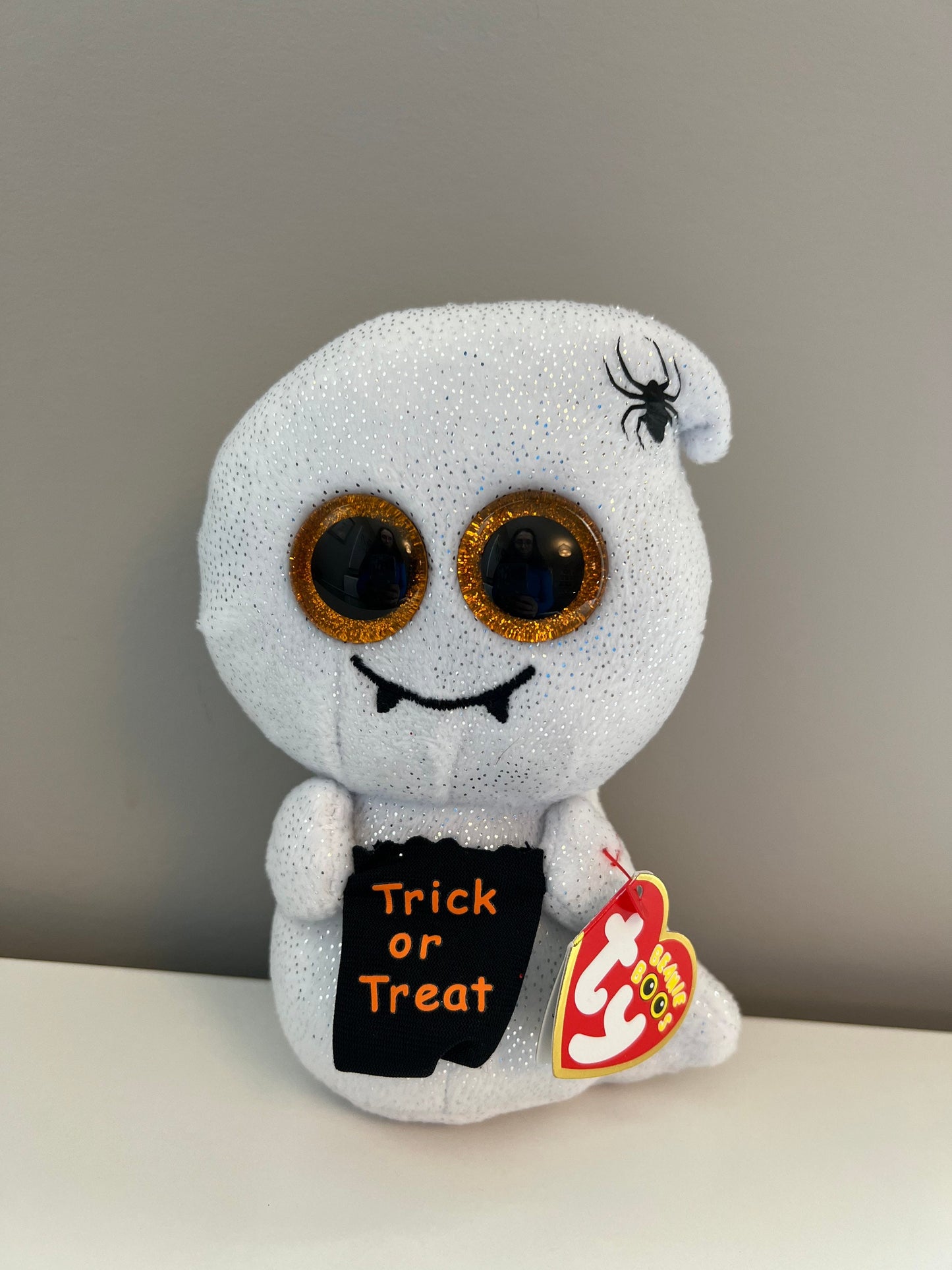 Ty Beanie Boo “Haunts” the Halloween Ghost holding Trick or Treat Bag - Claire’s Exclusive (6 inch)