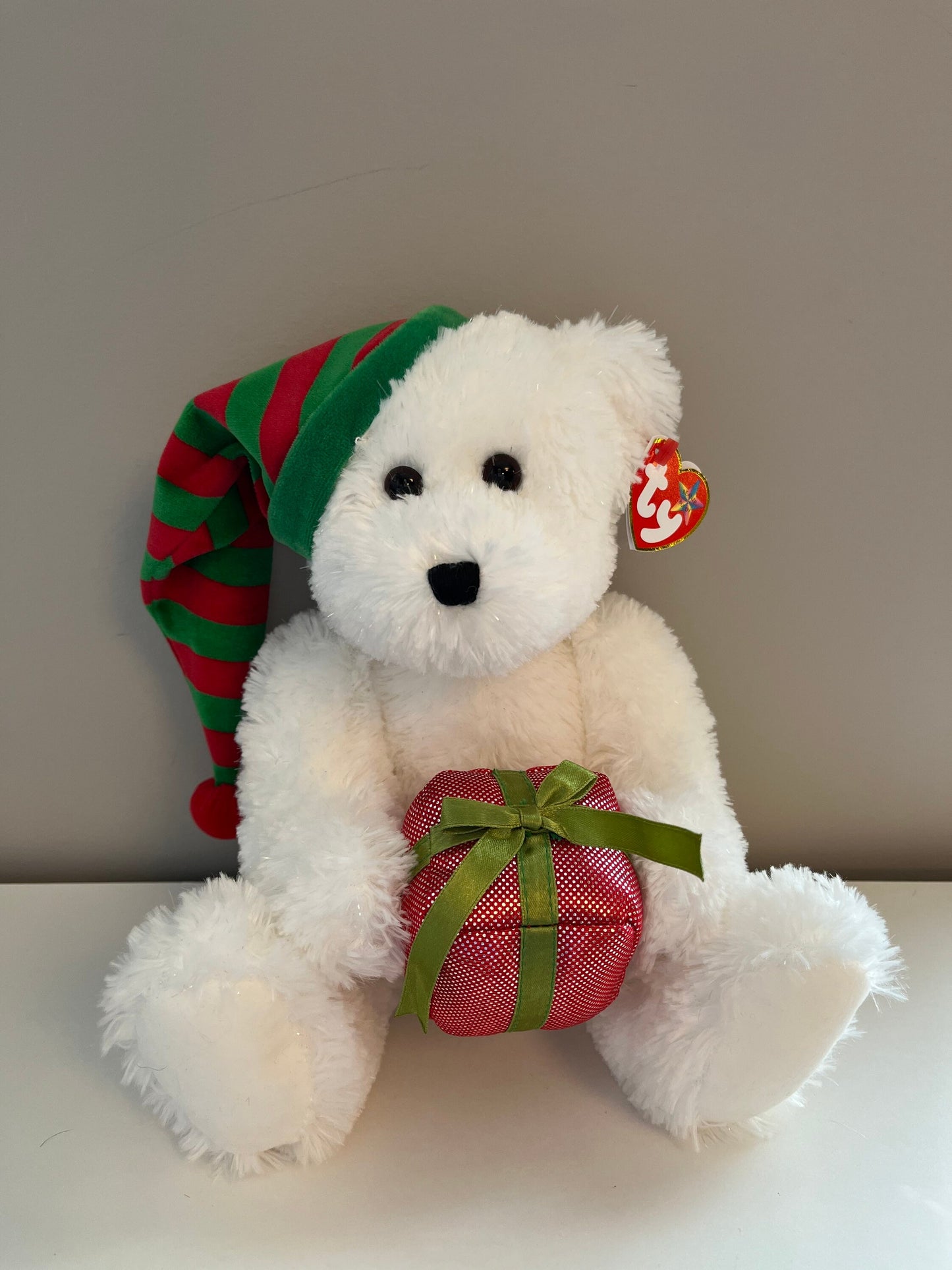 Ty Beanie Buddy “Gift Wrapped” the Holiday Bear Holding Present (11 inch)