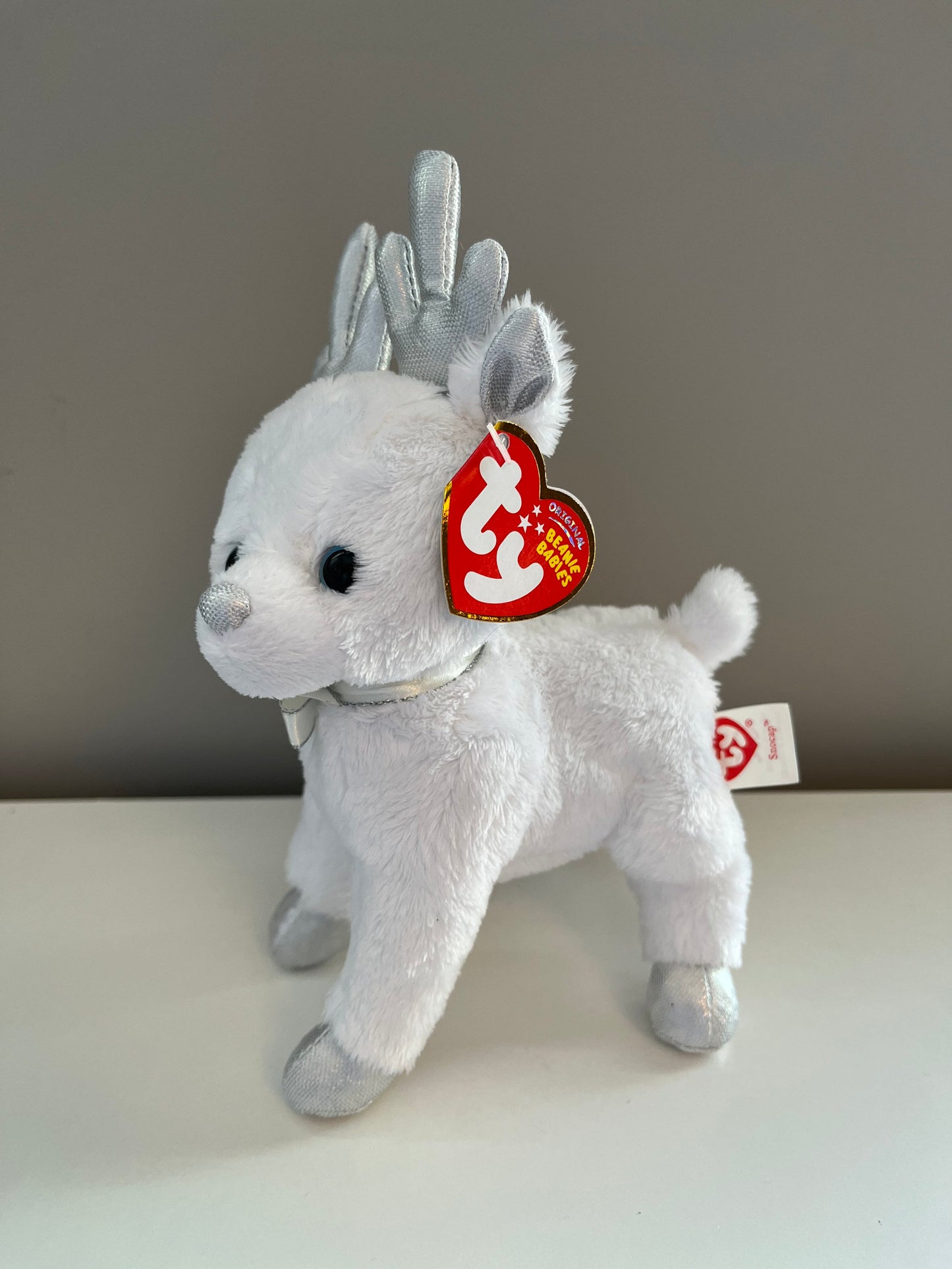 Ty Beanie Baby “Snocap” the White Reindeer with Silver Nose (7.5 inch)