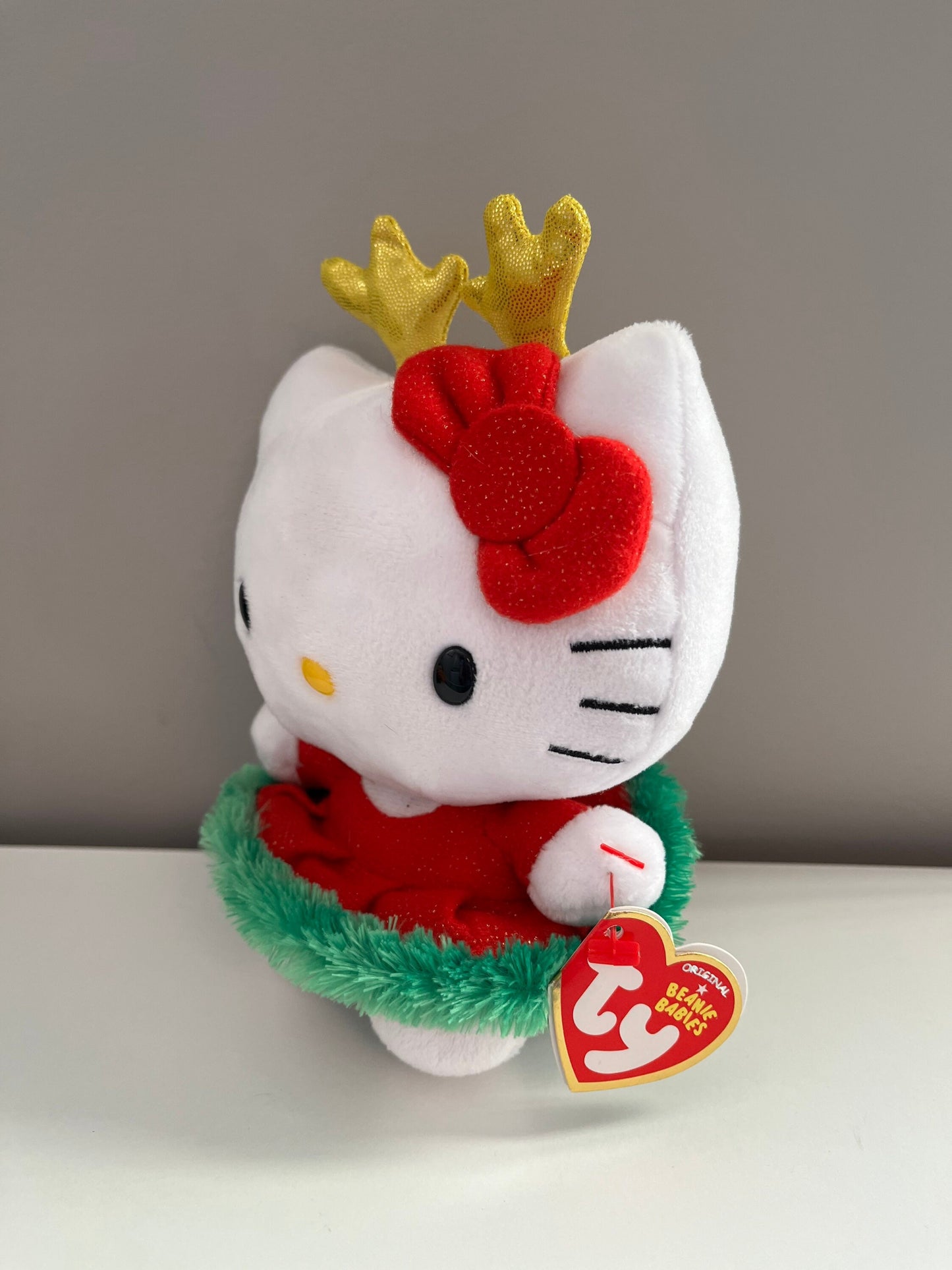 Ty Beanie Baby Vintage “Hello Kitty” in Holiday Dress with Gold Antlers and Red Bow (6 inch)