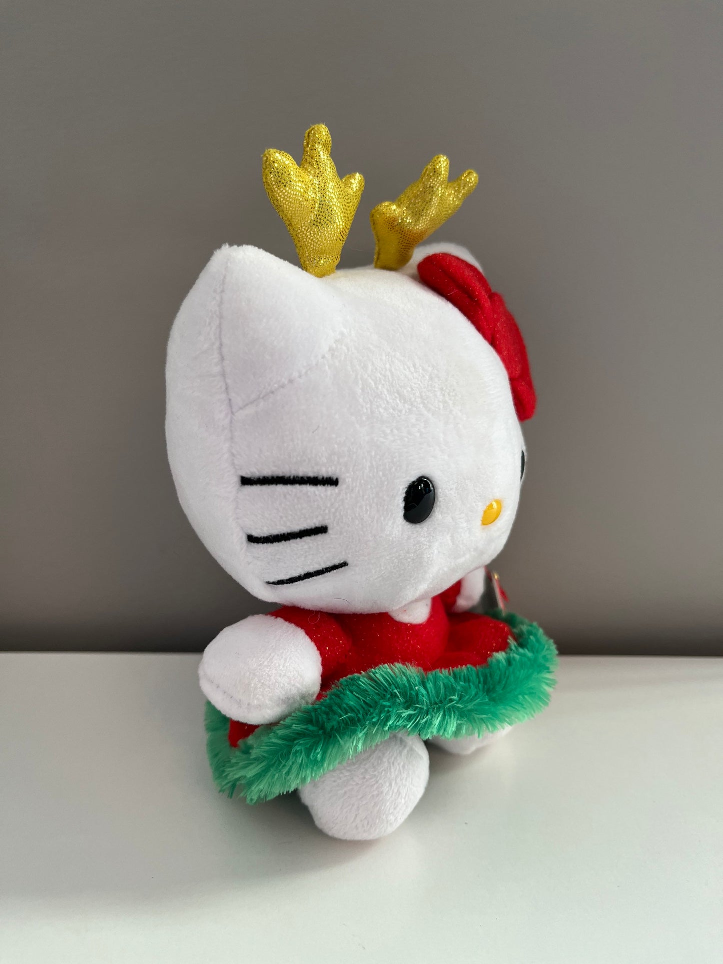 Ty Beanie Baby Vintage “Hello Kitty” in Holiday Dress with Gold Antlers and Red Bow (6 inch)