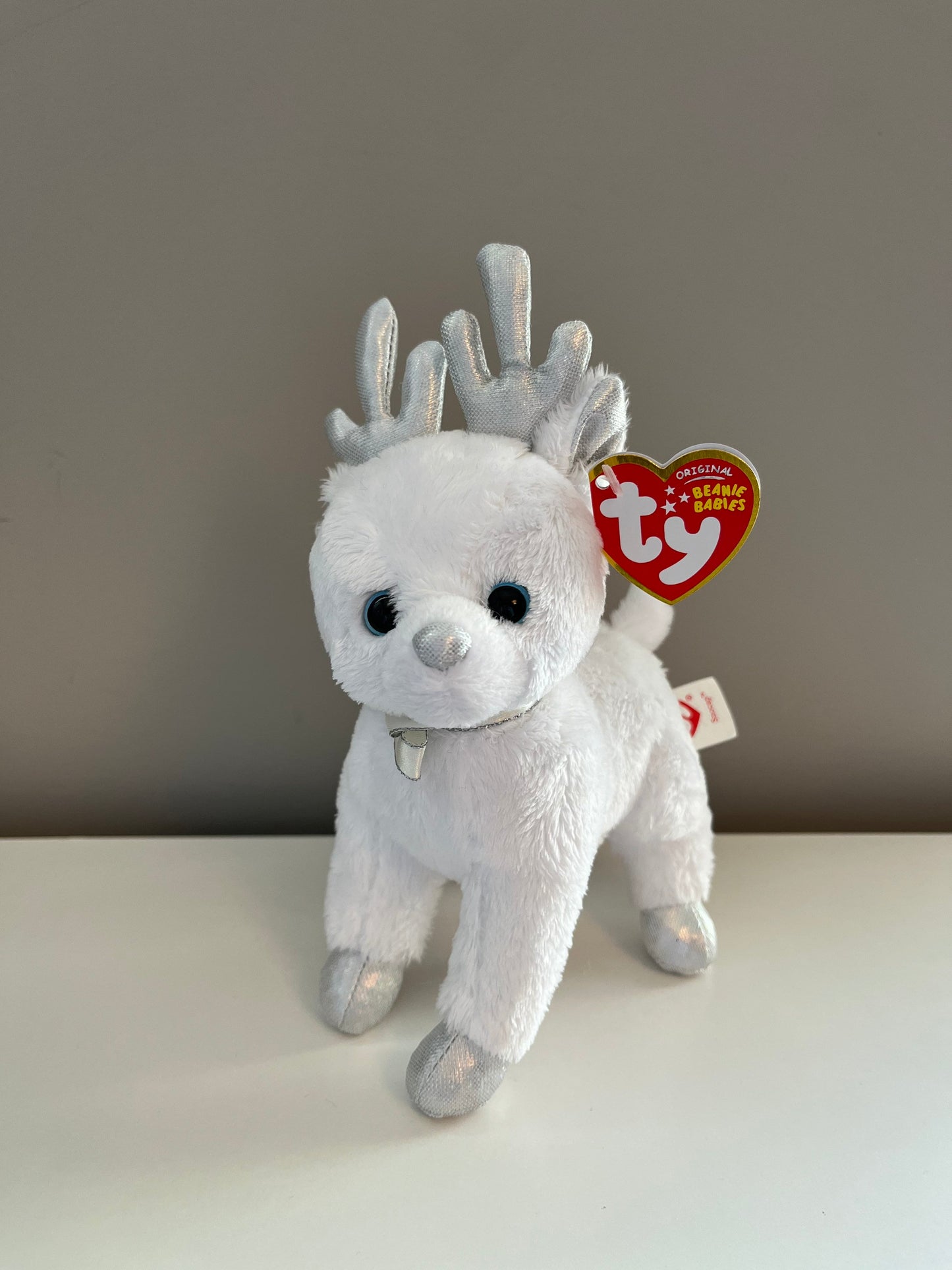 Ty Beanie Baby “Snocap” the White Reindeer with Silver Nose (7.5 inch)