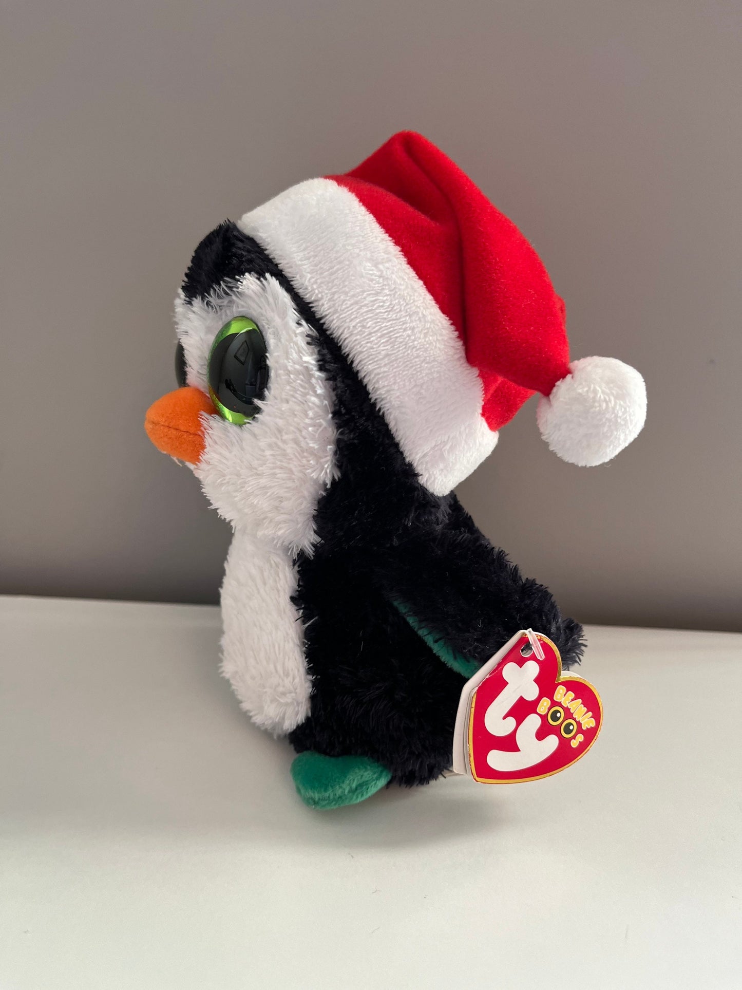 TY Beanie Boo “Igloo” the Holiday Penguin  (6 inch)