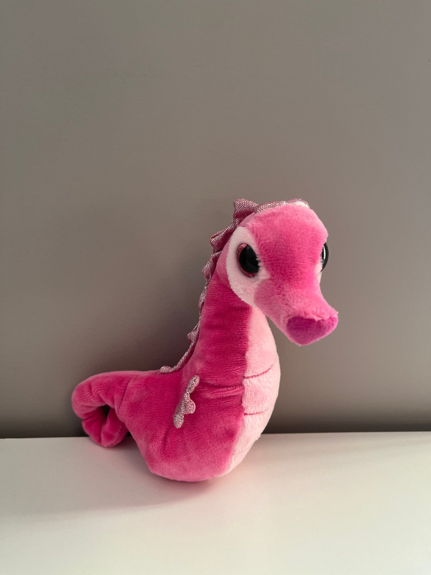 Ty Beanie Baby “Majestic” the Pink Seahorse (6 inch)