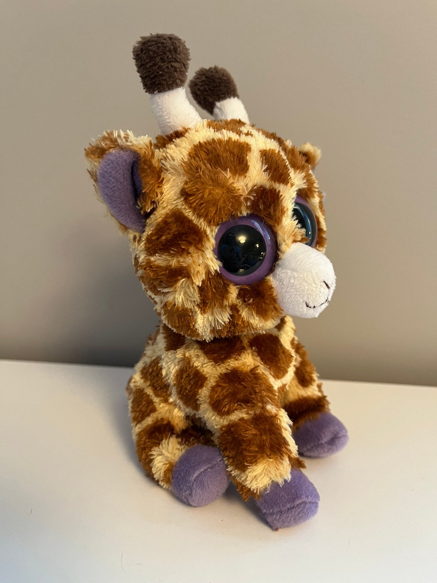 Ty Beanie Boo “Safari” the Giraffe - Solid Eyes *Rare* (6 inch)