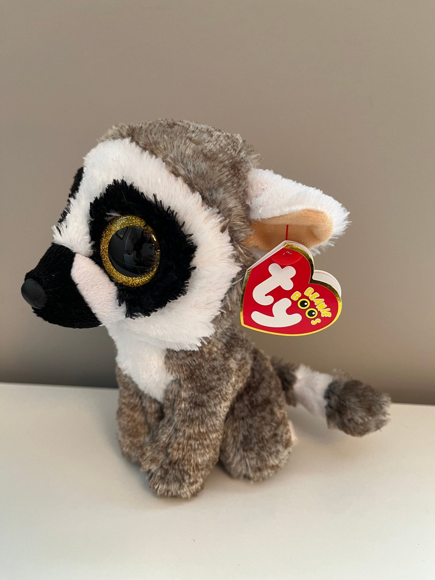 Ty Beanie Boo “Linus” the Lemur with Gold Glitter Eyes (6 inch)