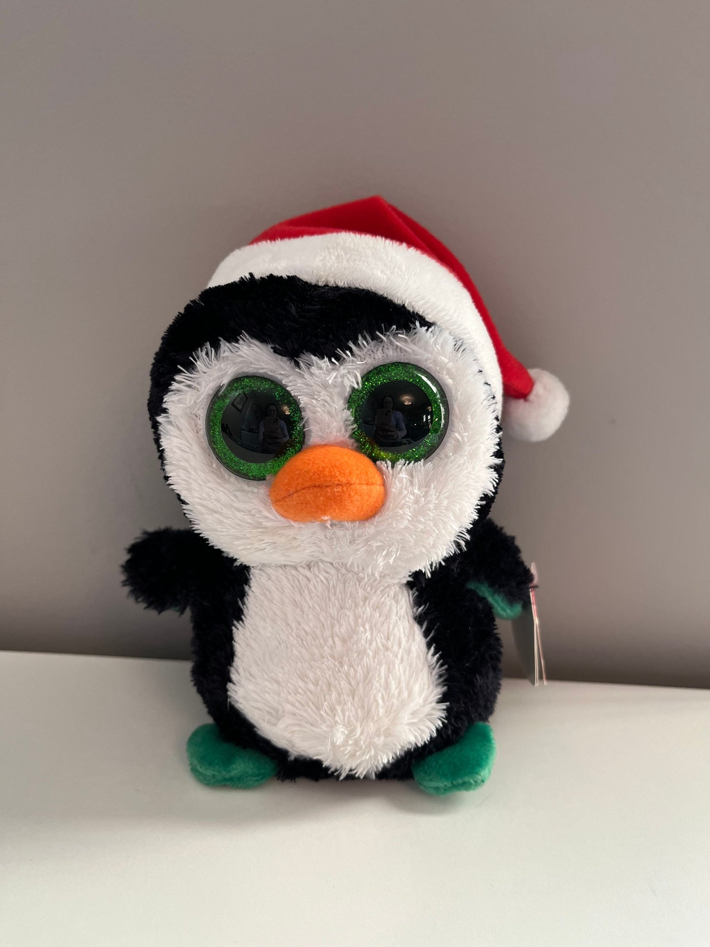 TY Beanie Boo “Igloo” the Holiday Penguin  (6 inch)