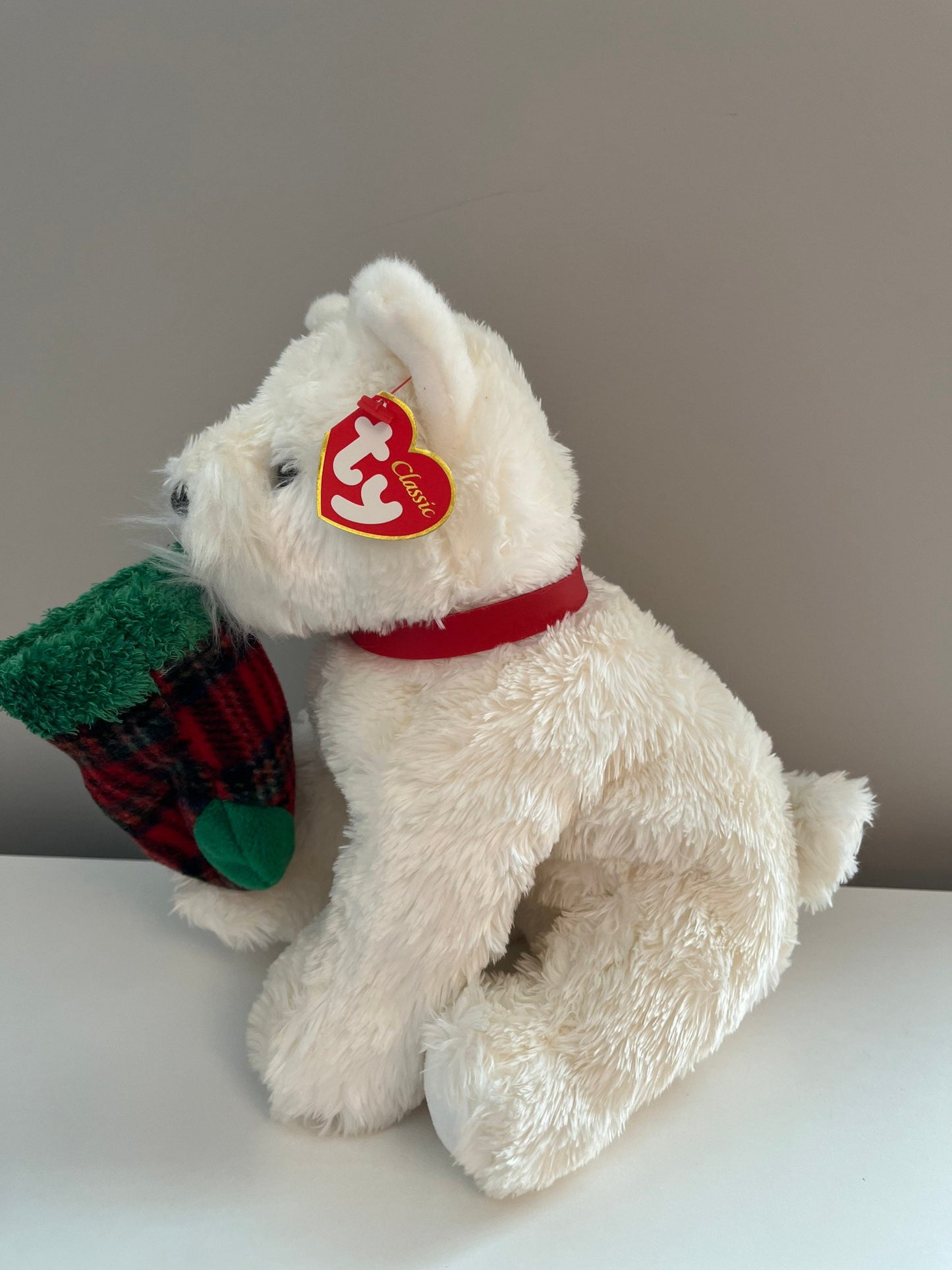 Ty Classics Collection “Presents” the White West Highland Terrier Holding a Christmas Stocking (11 inch)