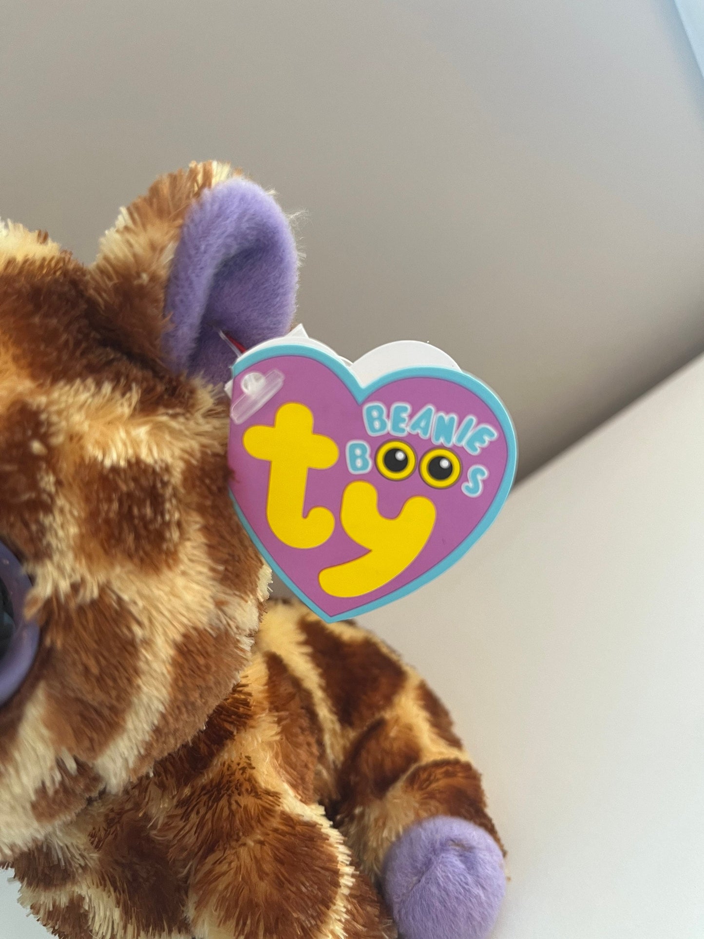 Ty Beanie Boo “Safari” the Giraffe - Solid Eyes - 1st generation  *Rare* (6 inch)