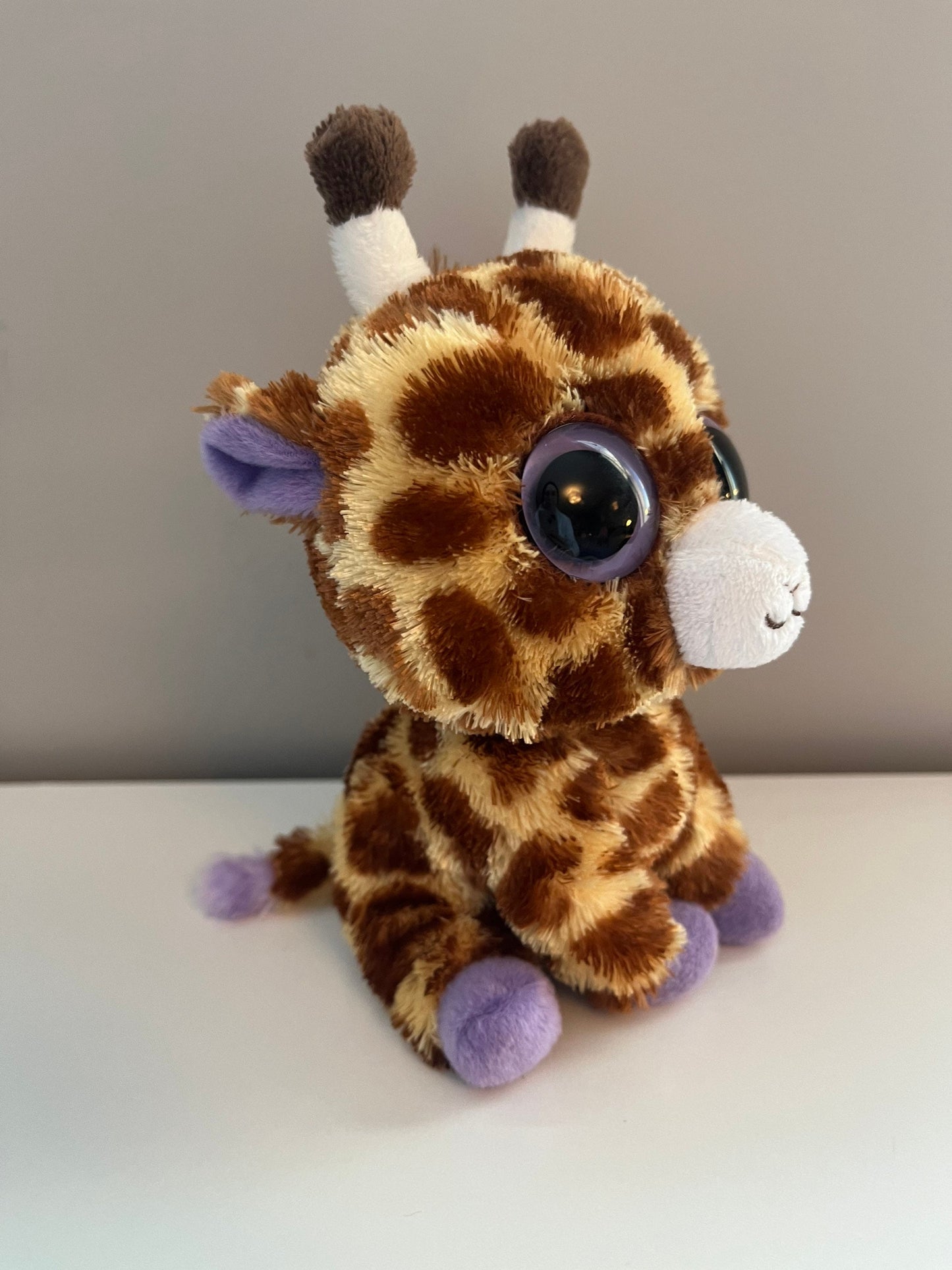 Ty Beanie Boo “Safari” the Giraffe - Solid Eyes - 1st generation  *Rare* (6 inch)