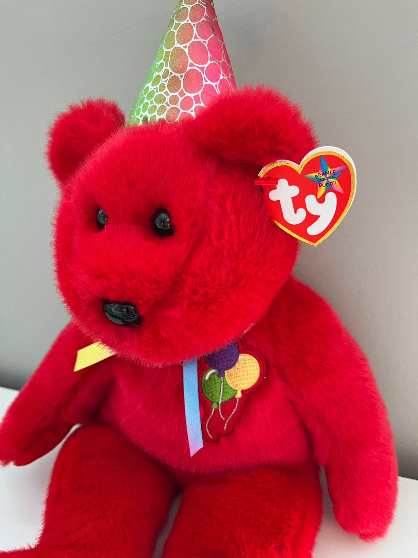 Ty Beanie Buddy “Happy Birthday” the Red Bear with Party Hat (13.5 inch)