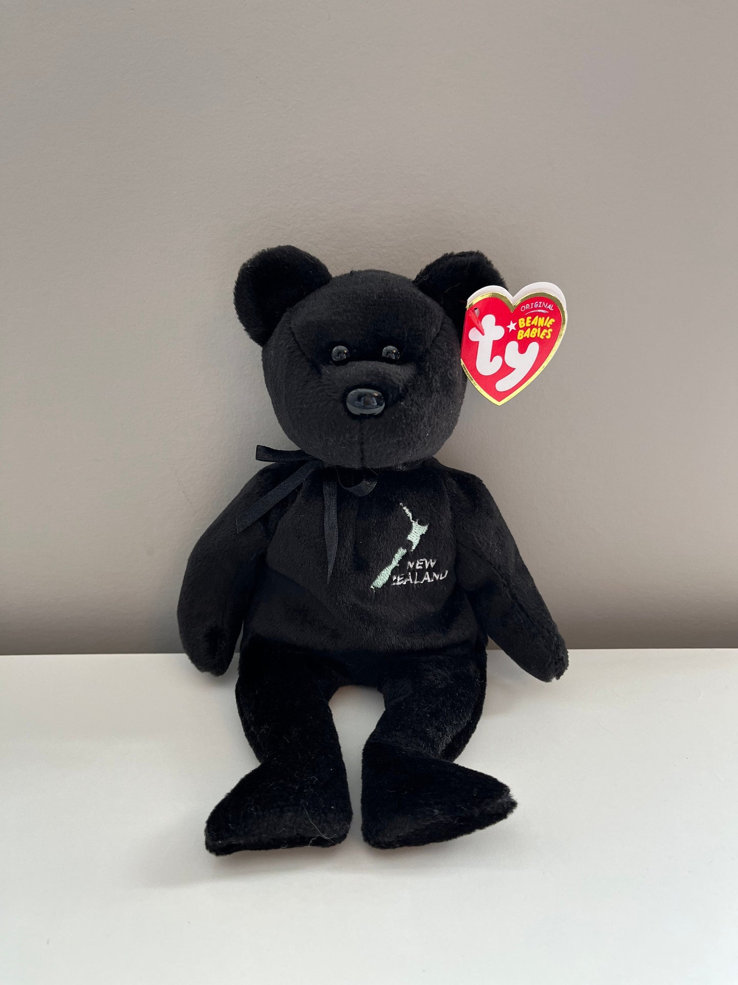 Ty Beanie Baby “Kia Ora” the New Zealand Bear - Asia Pacific Exclusive *Rare* (8.5 inch)