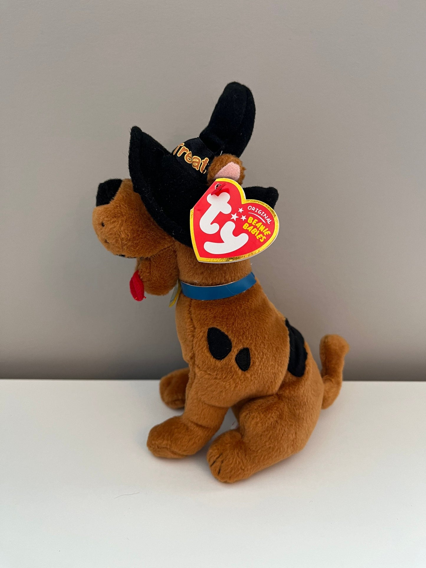 Ty Beanie Baby “Scooby Doo” the Dog - Halloween Witch Hat Version (7 inch)