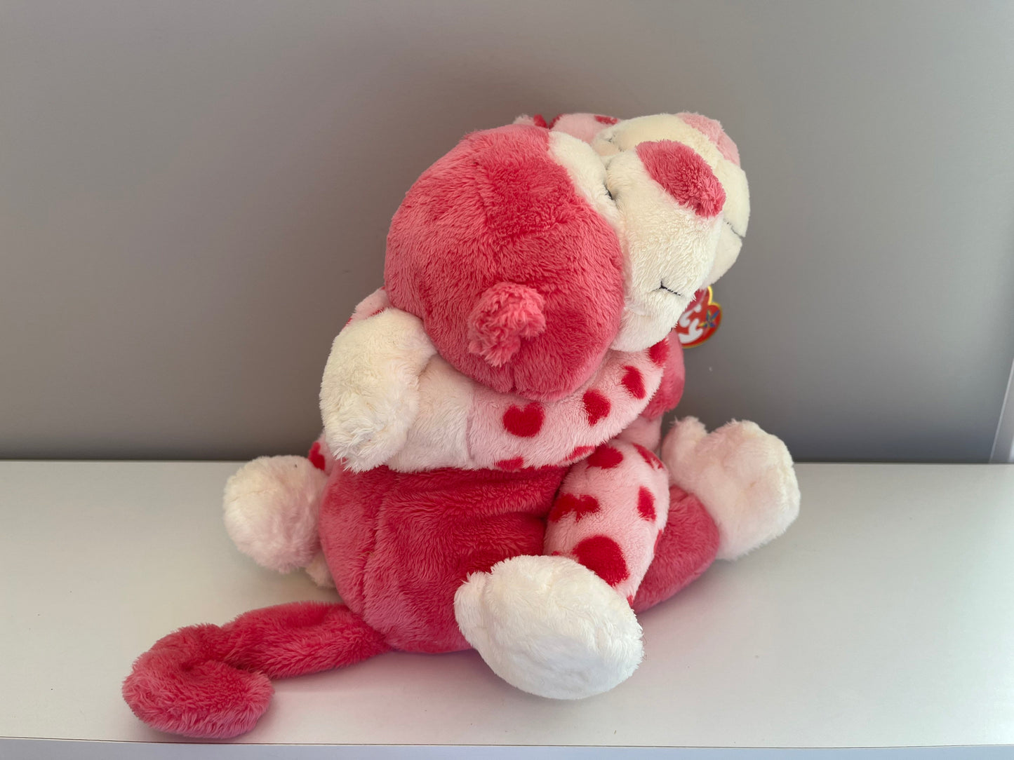 Ty Beanie Buddy “Romeo & Juliet” the Pink Hugging Attached Monkeys (10 inch)