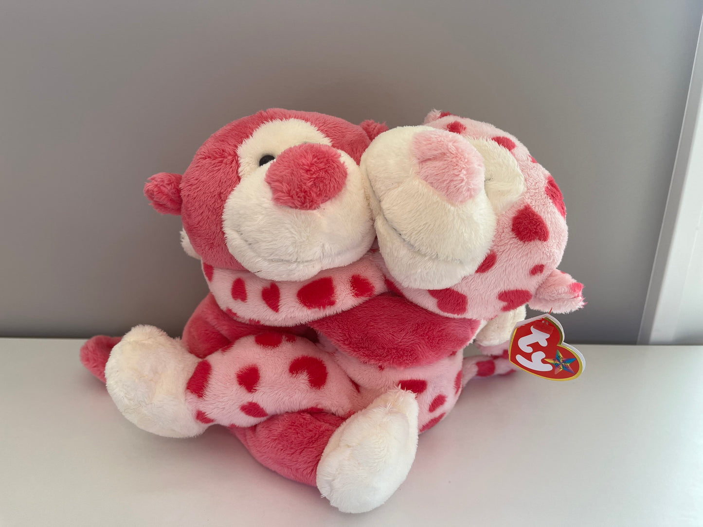 Ty Beanie Buddy “Romeo & Juliet” the Pink Hugging Attached Monkeys (10 inch)