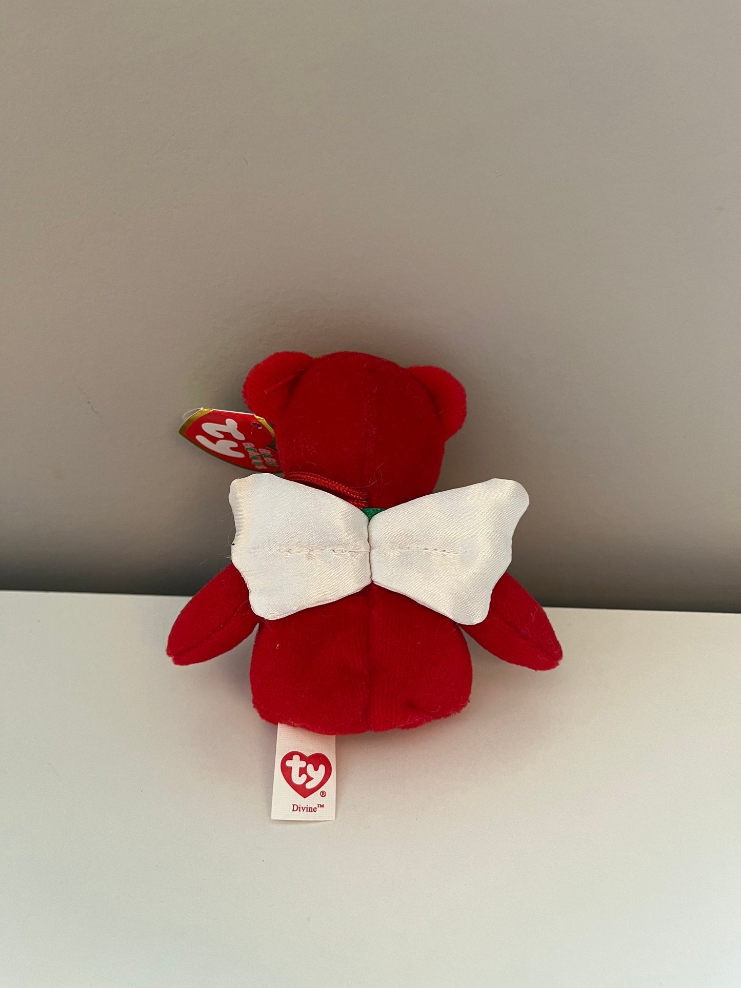 Ty Jingle Beanie “Divine” the Holiday Bear (4.5 inch)