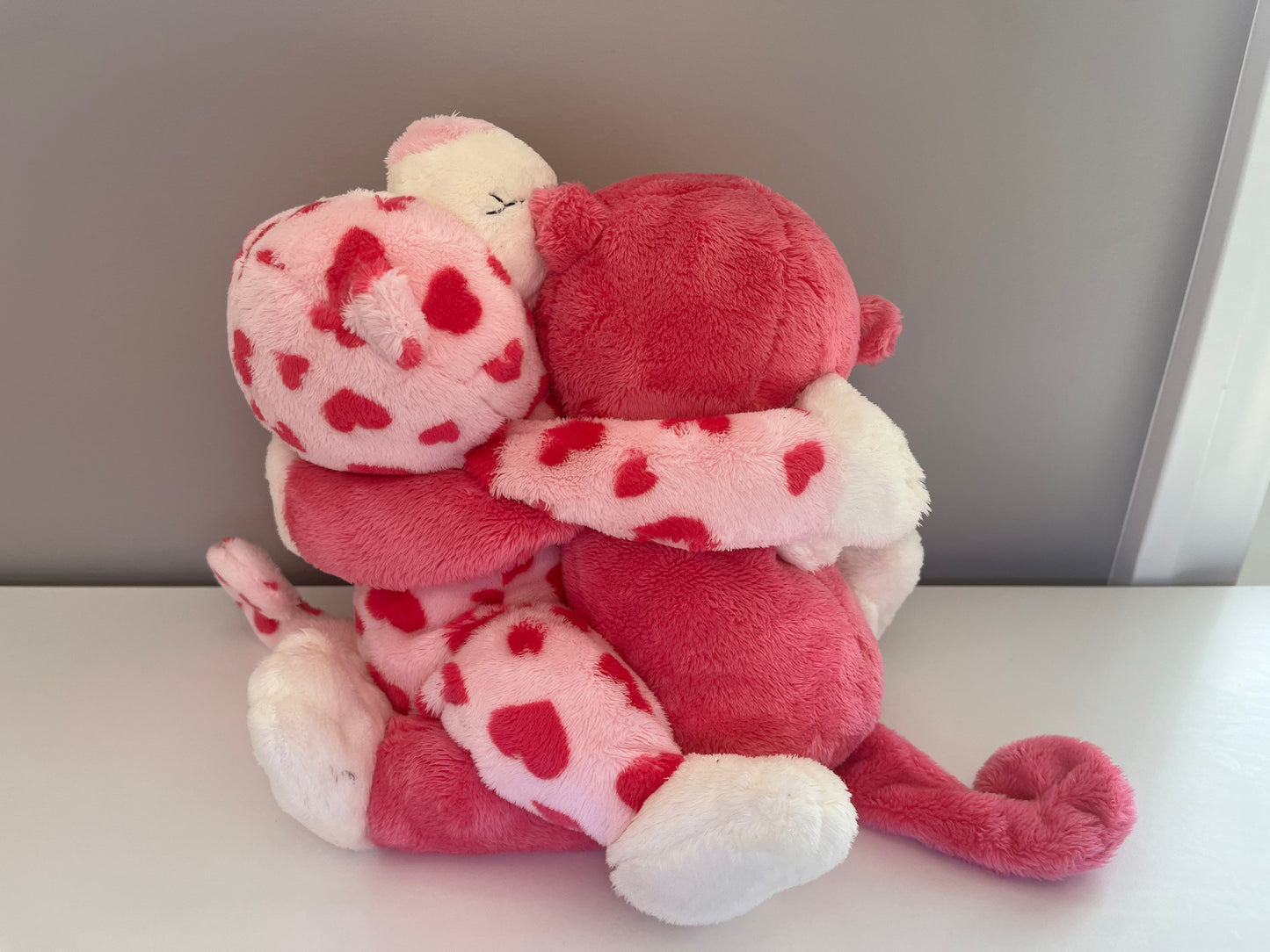 Ty Beanie Buddy “Romeo & Juliet” the Pink Hugging Attached Monkeys (10 inch)