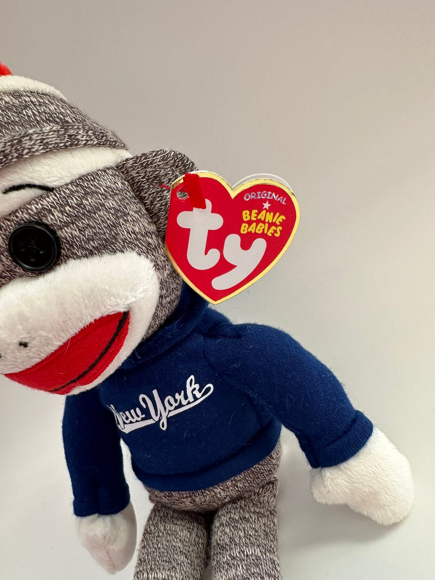 Ty Beanie Baby “Socks” the Gray Sock Monkey with New York Sweater (8.5 inch)